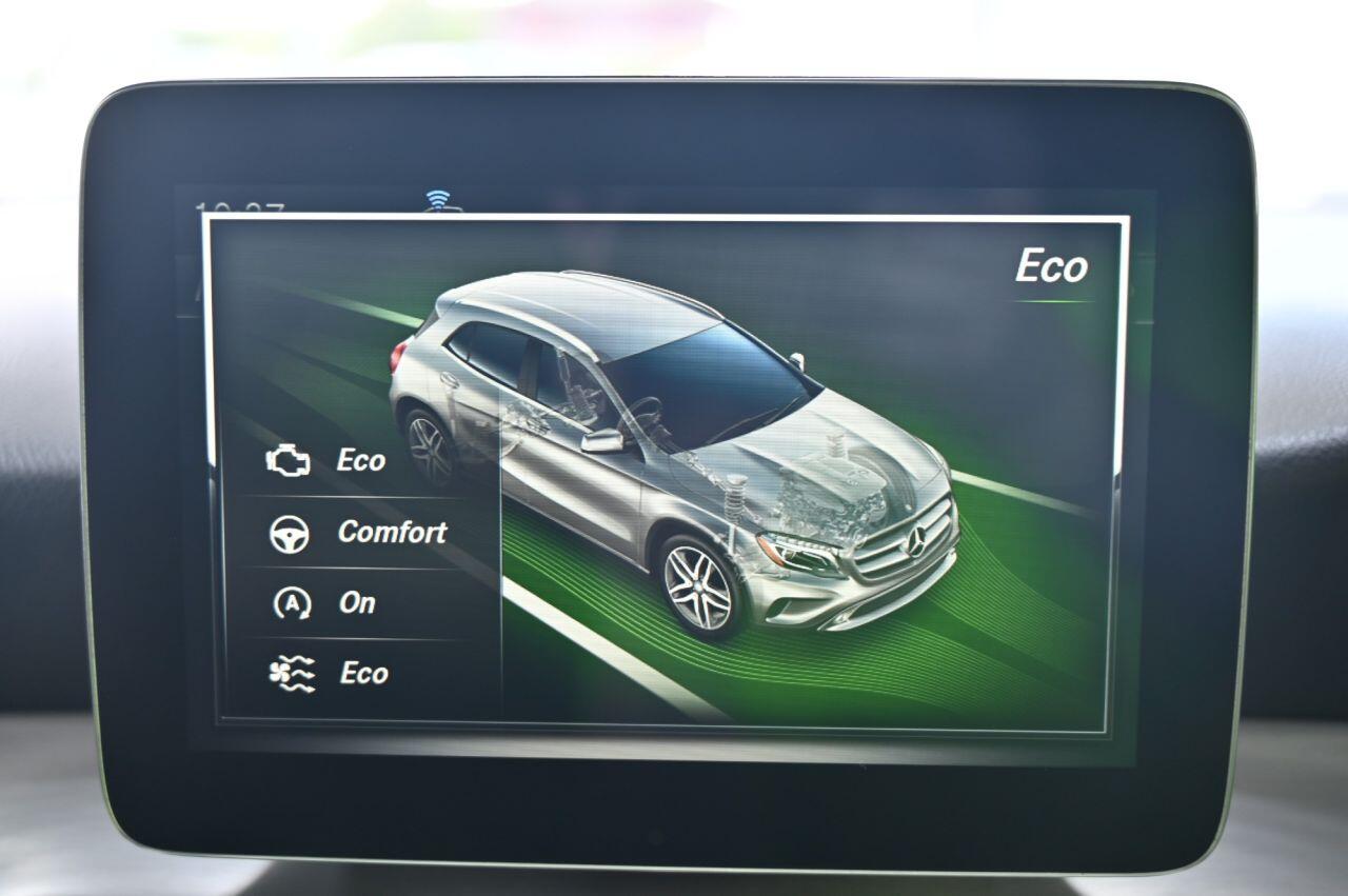 Mercedes-Benz Gla view 26