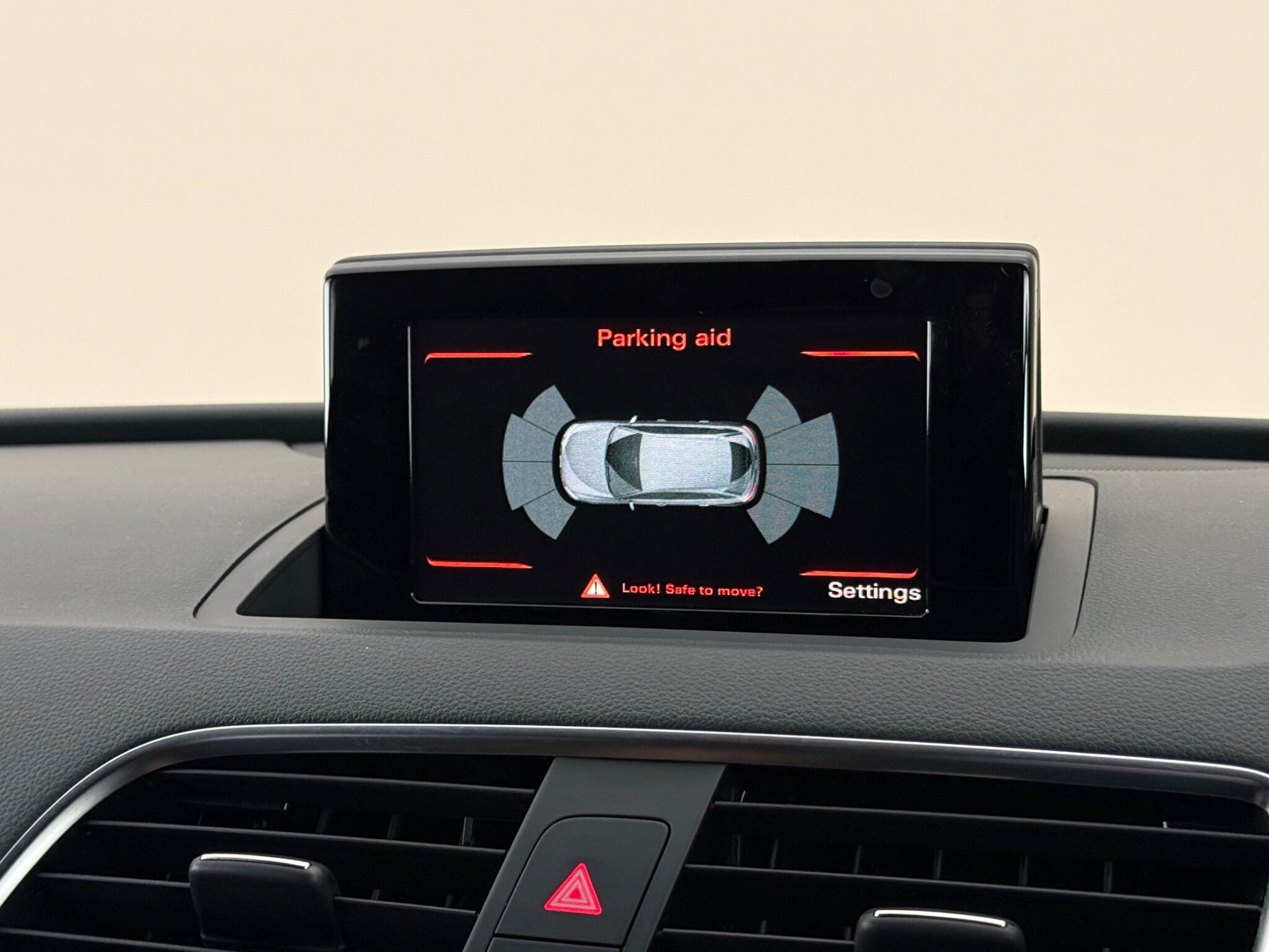 Audi Q3 view 26