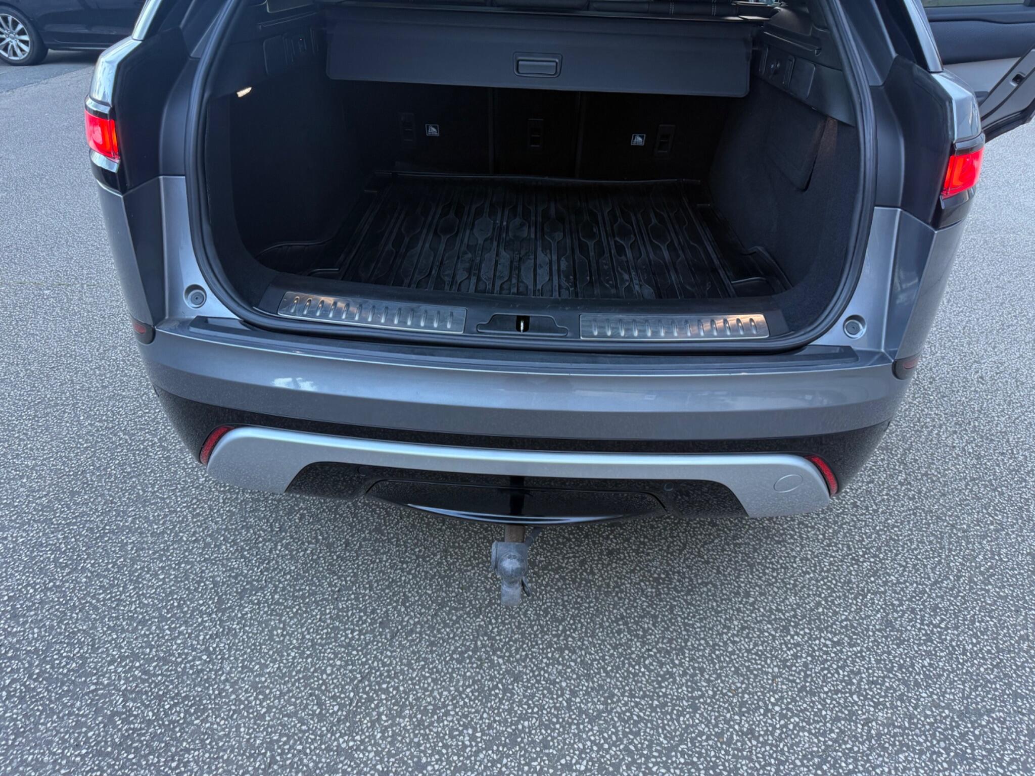 Land Rover Range Rover Velar view 14