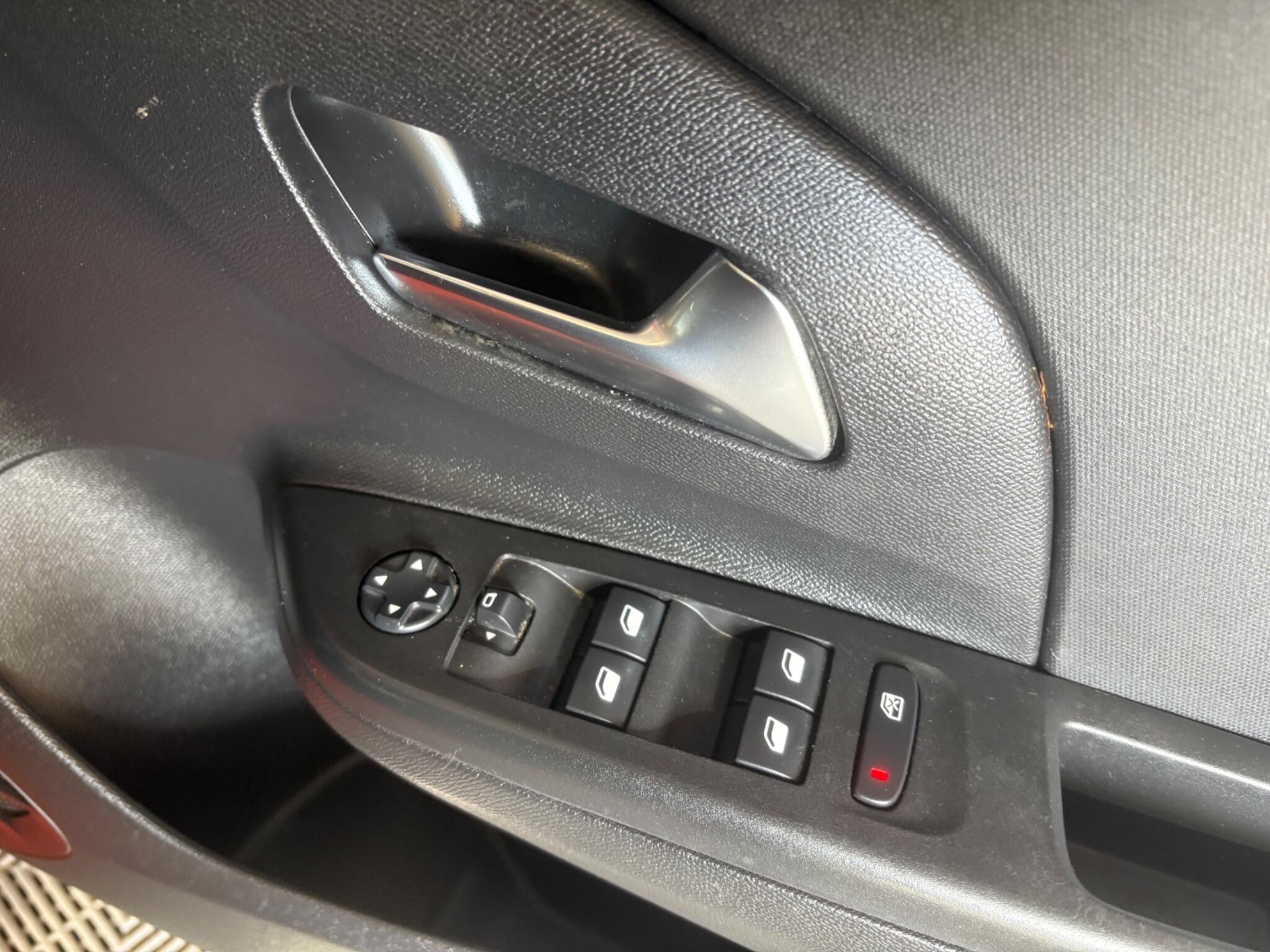 Vauxhall Corsa view 23