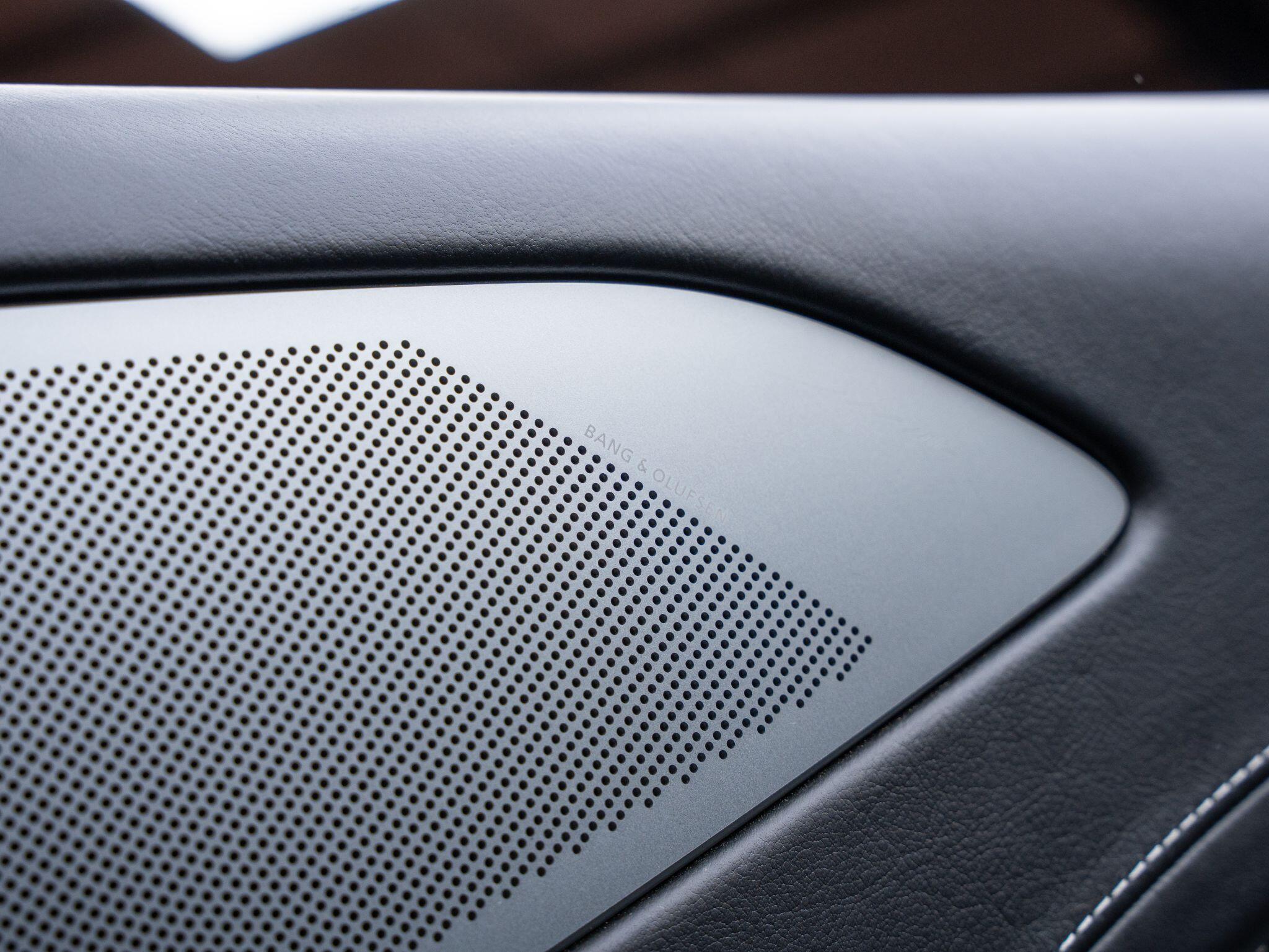 Aston Martin Rapide view 8