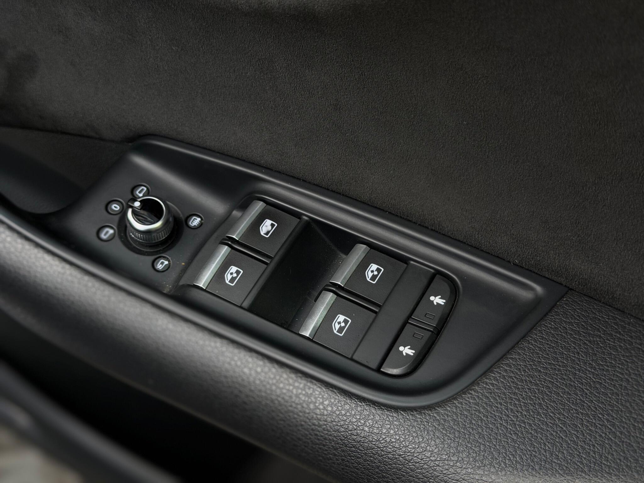 Audi Q7 view 23