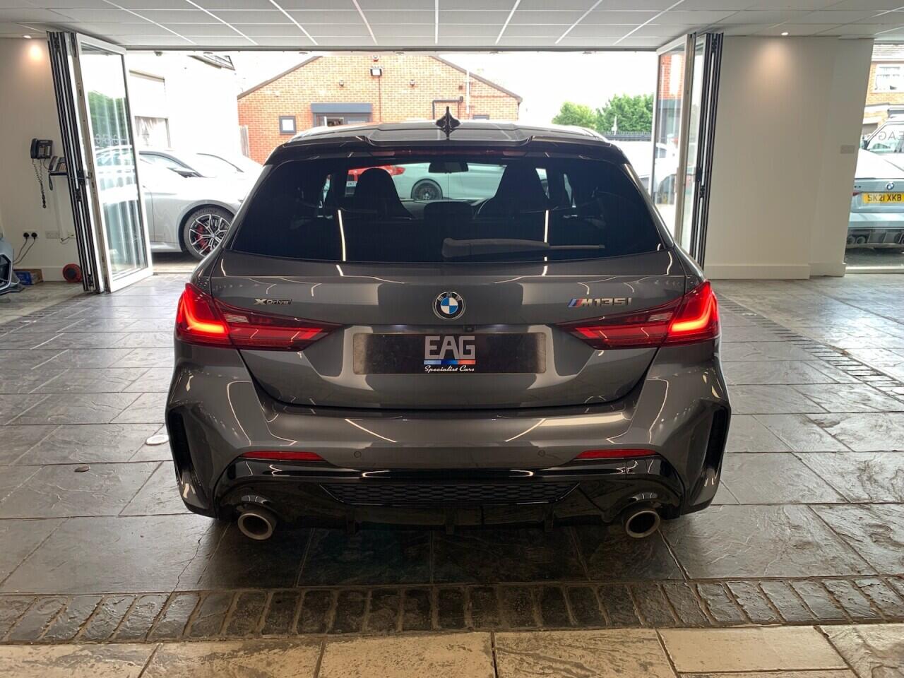BMW 1 Series view 17