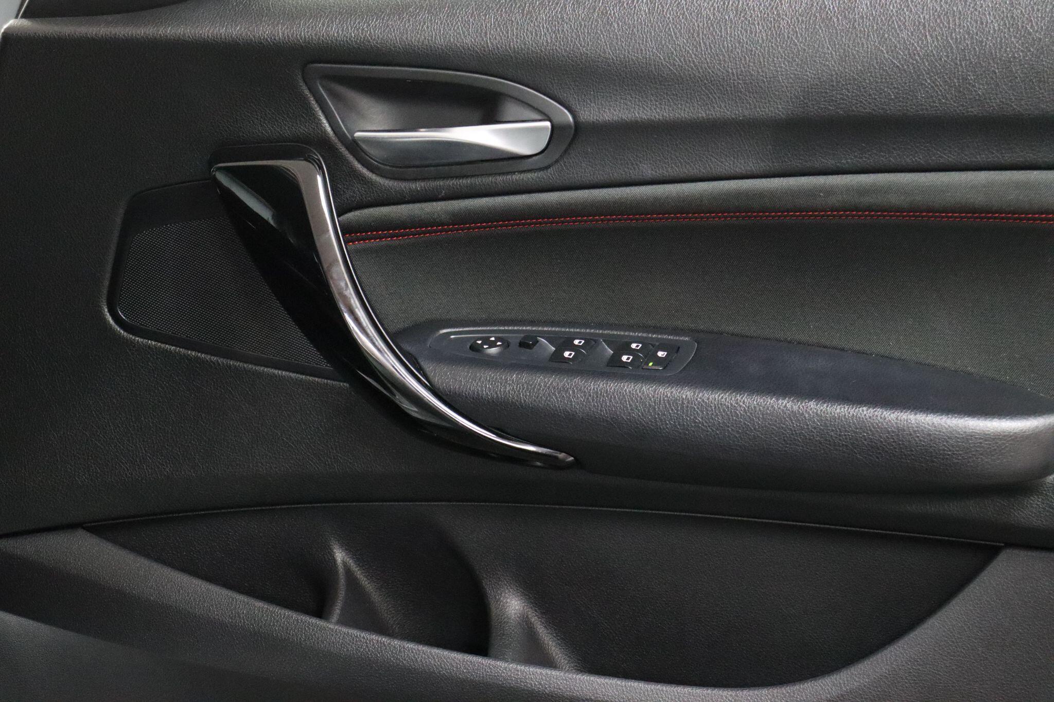 BMW 1 Series view 36