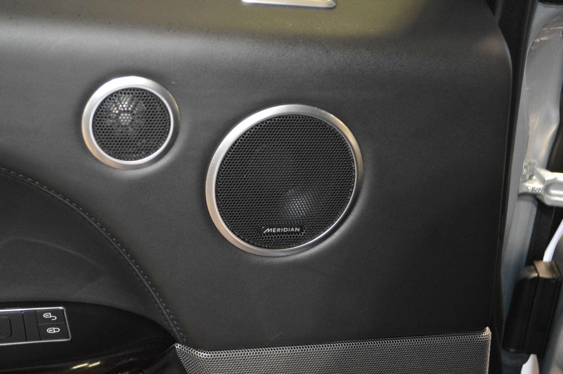 Land Rover Range Rover Sport view 30