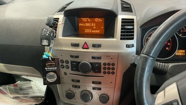 Vauxhall Zafira view 14