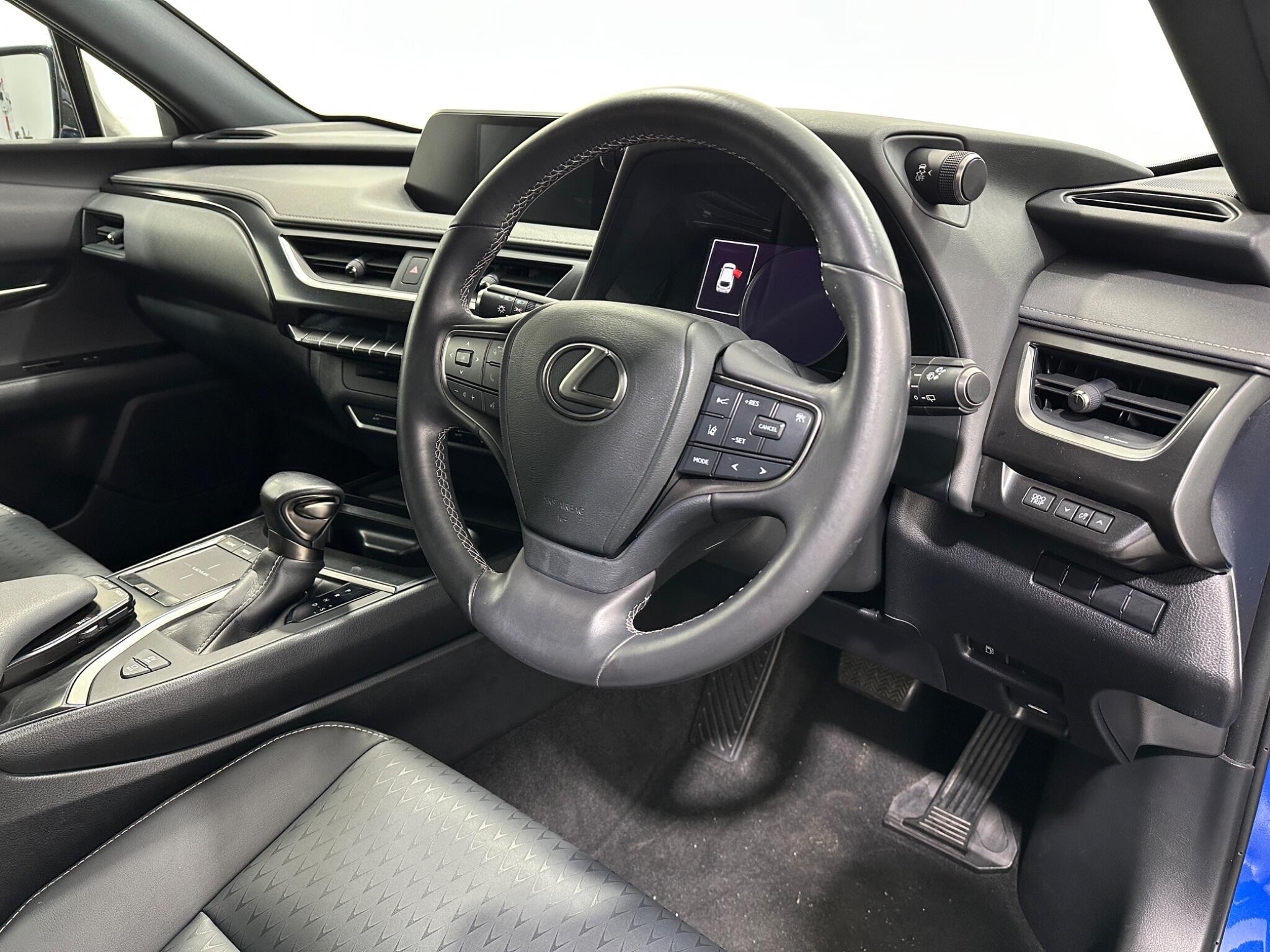 Lexus UX view 11