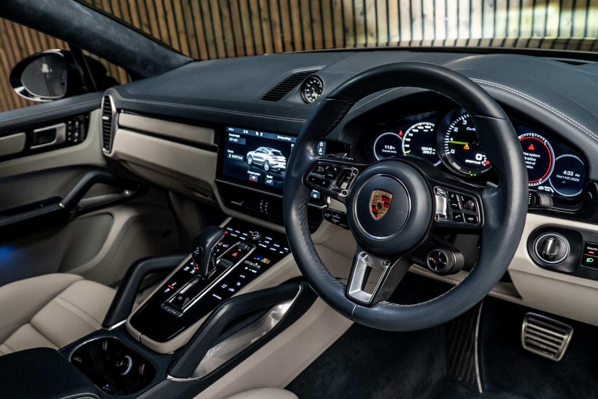 Porsche Cayenne view 23