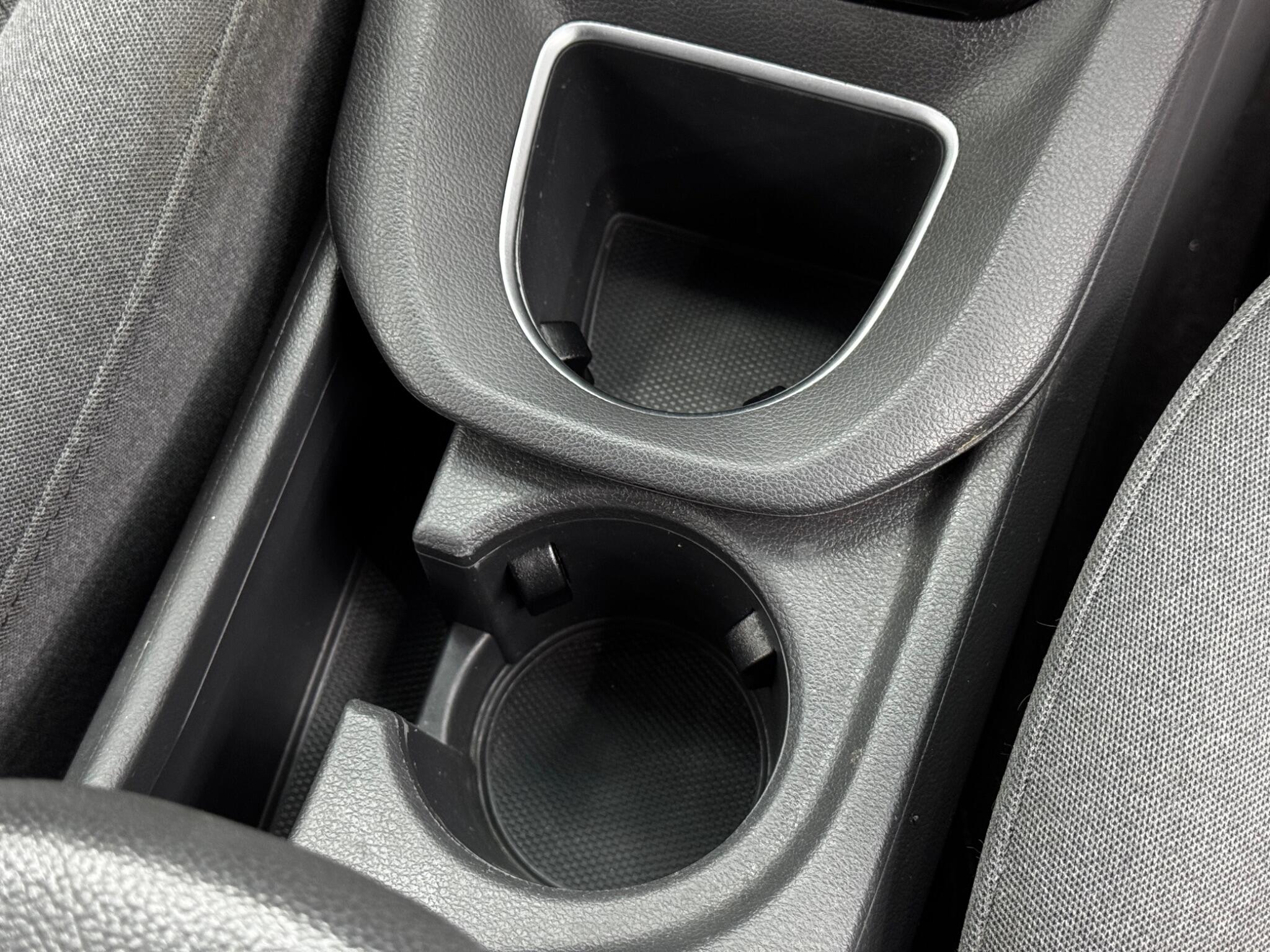 Hyundai Ioniq view 24