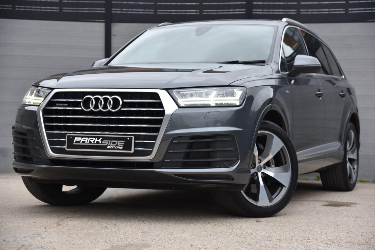 Audi Q7 view 5