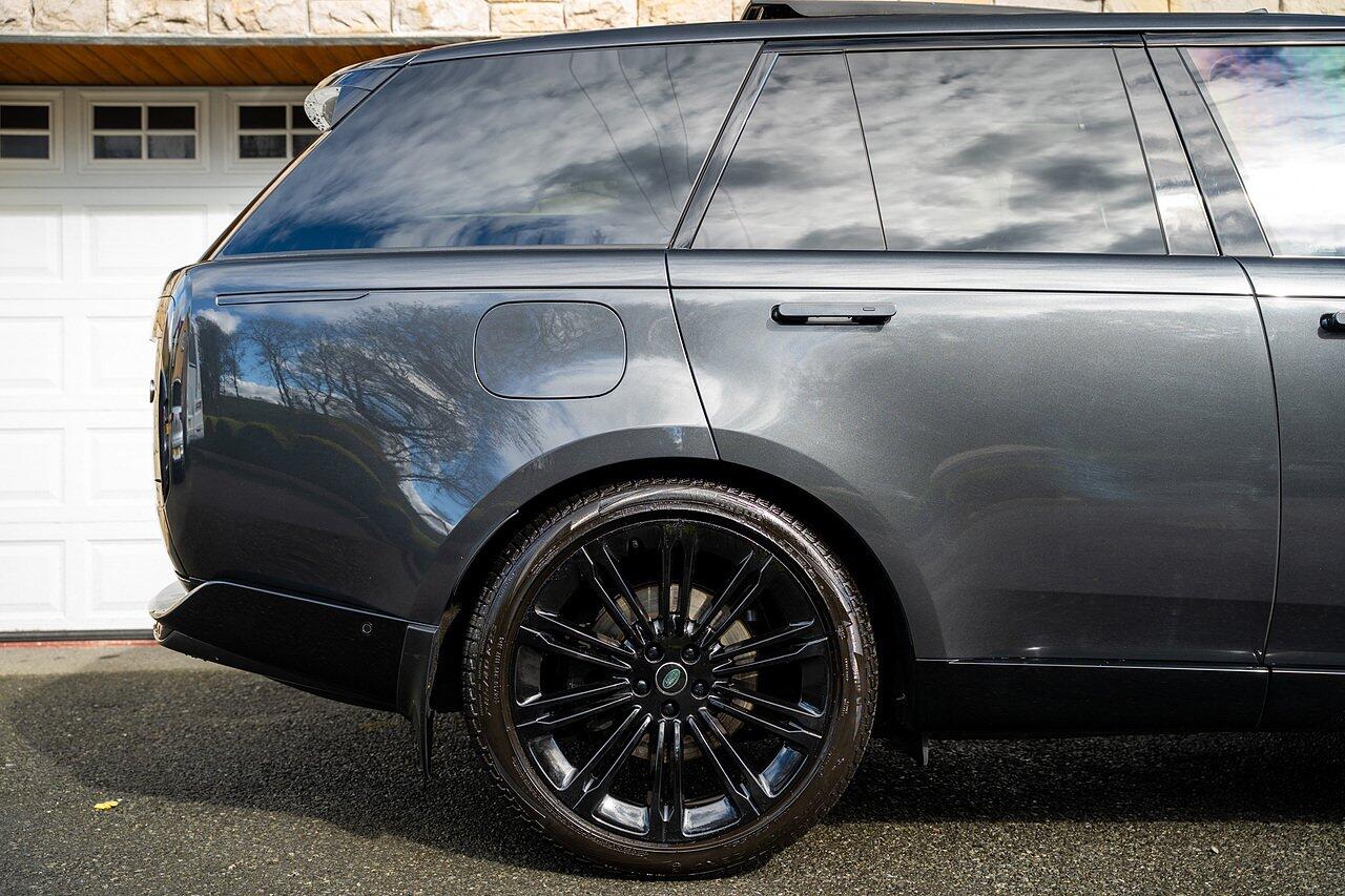 Land Rover Range Rover view 6