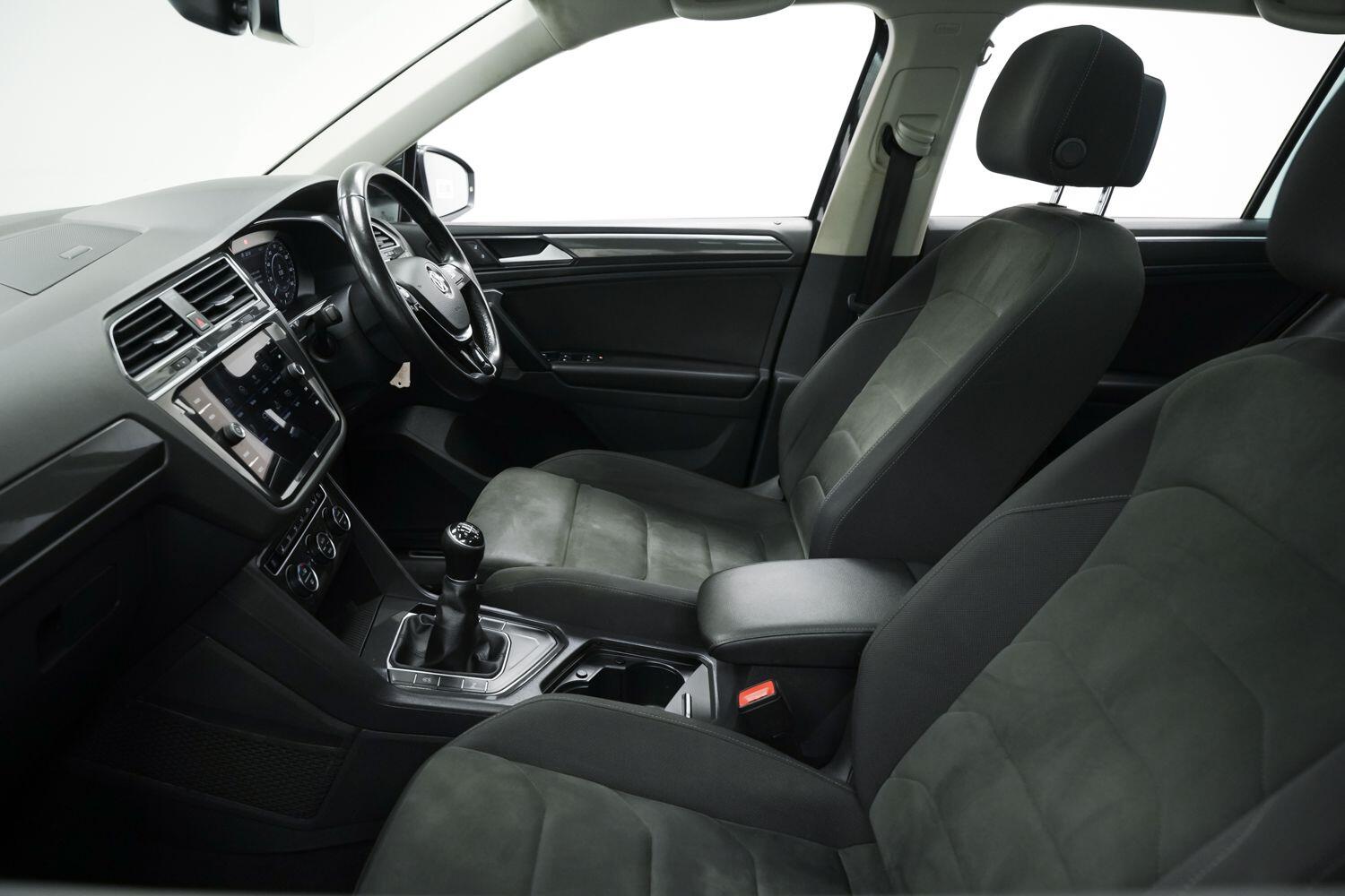 Volkswagen Tiguan view 26