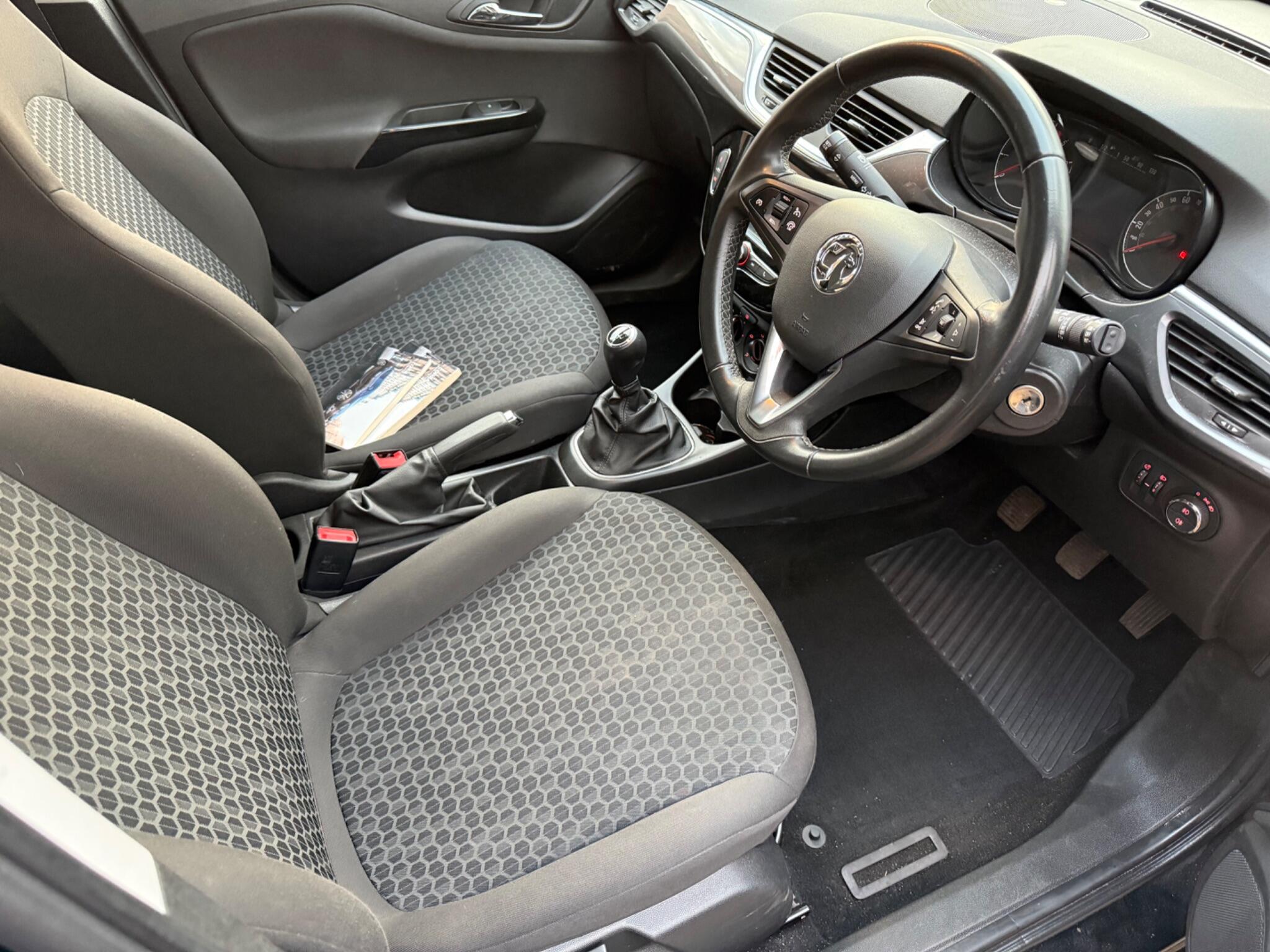 Vauxhall Corsa 1.4i Design Euro 6 (s/s) 5dr — photo 35 of 104