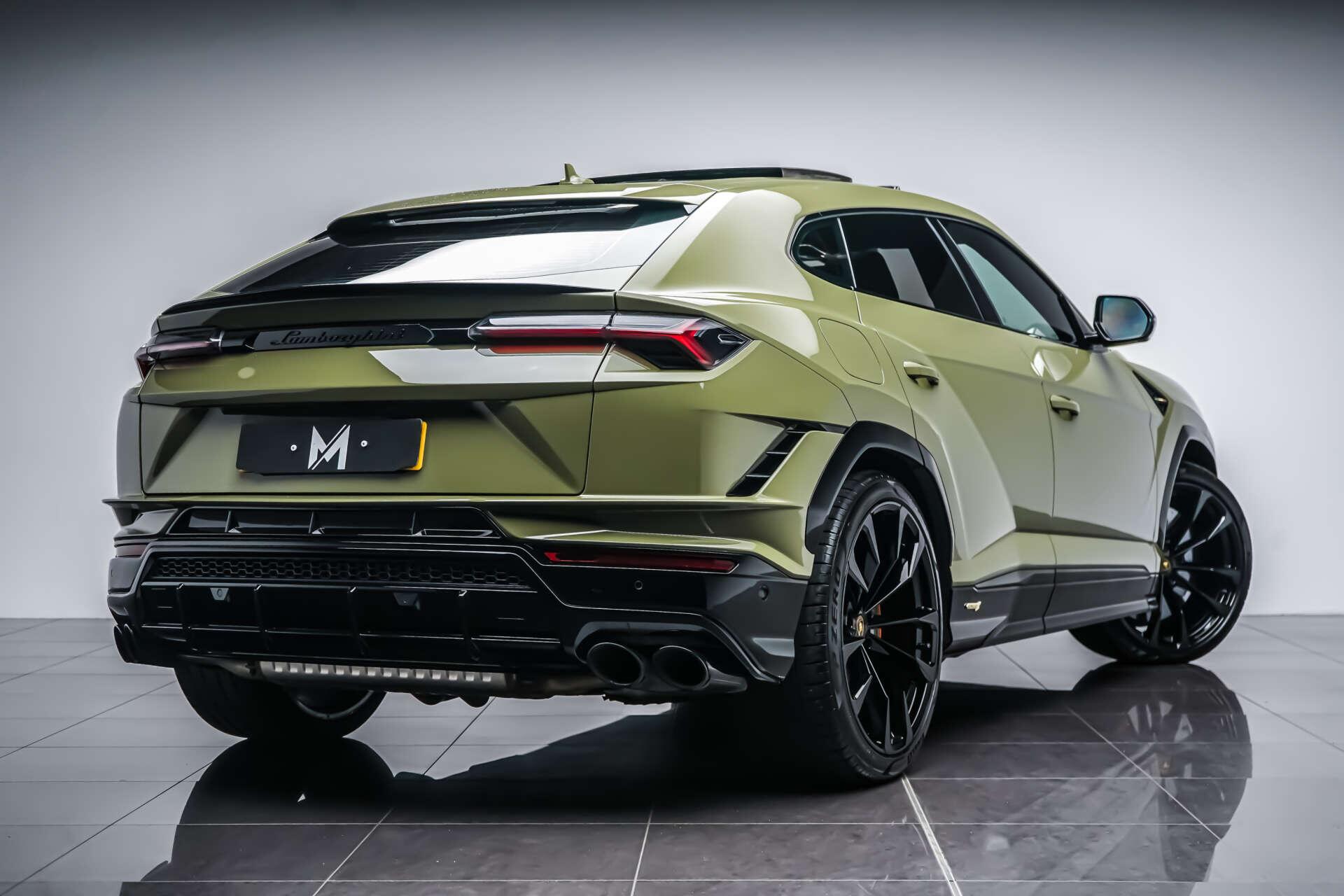 Lamborghini Urus view 23