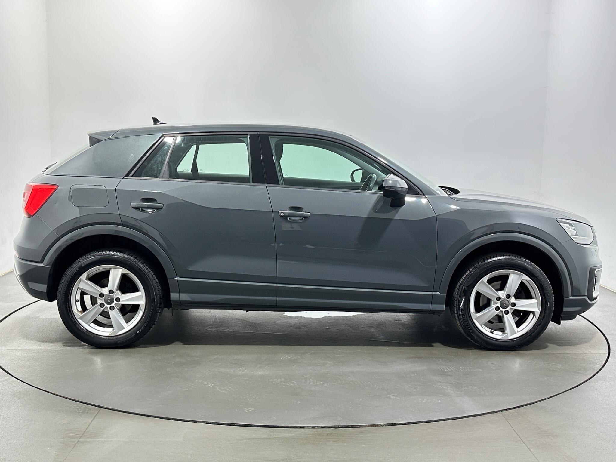 Audi Q2 view 9