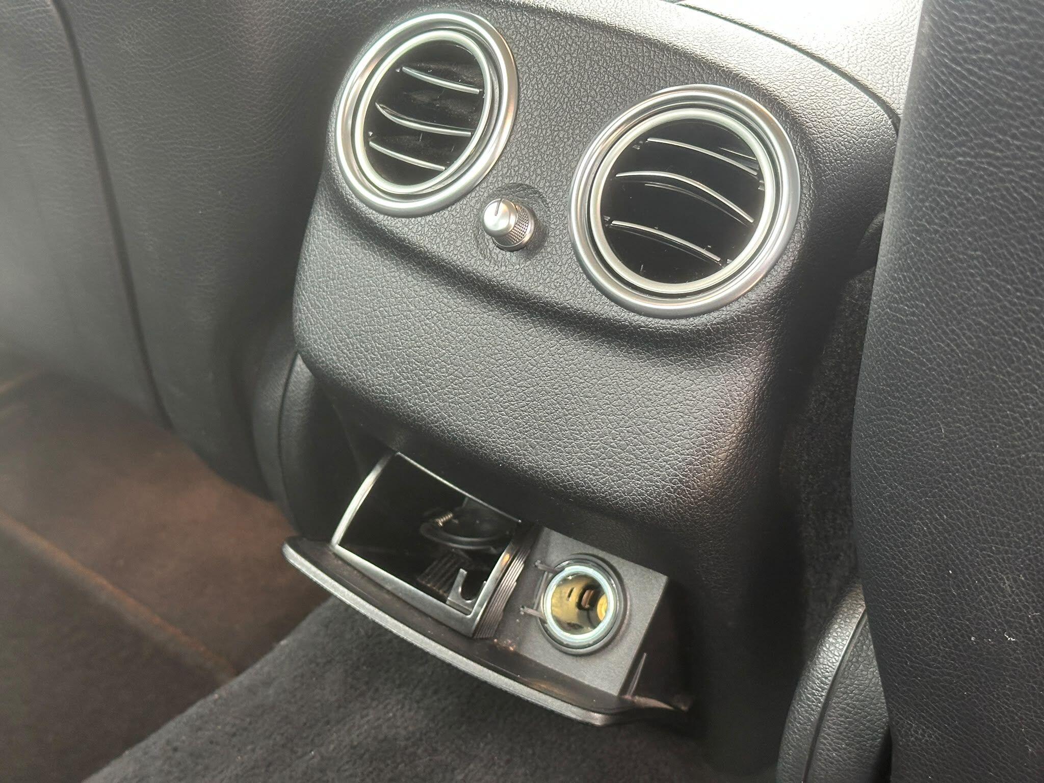 Mercedes-Benz E Class view 11