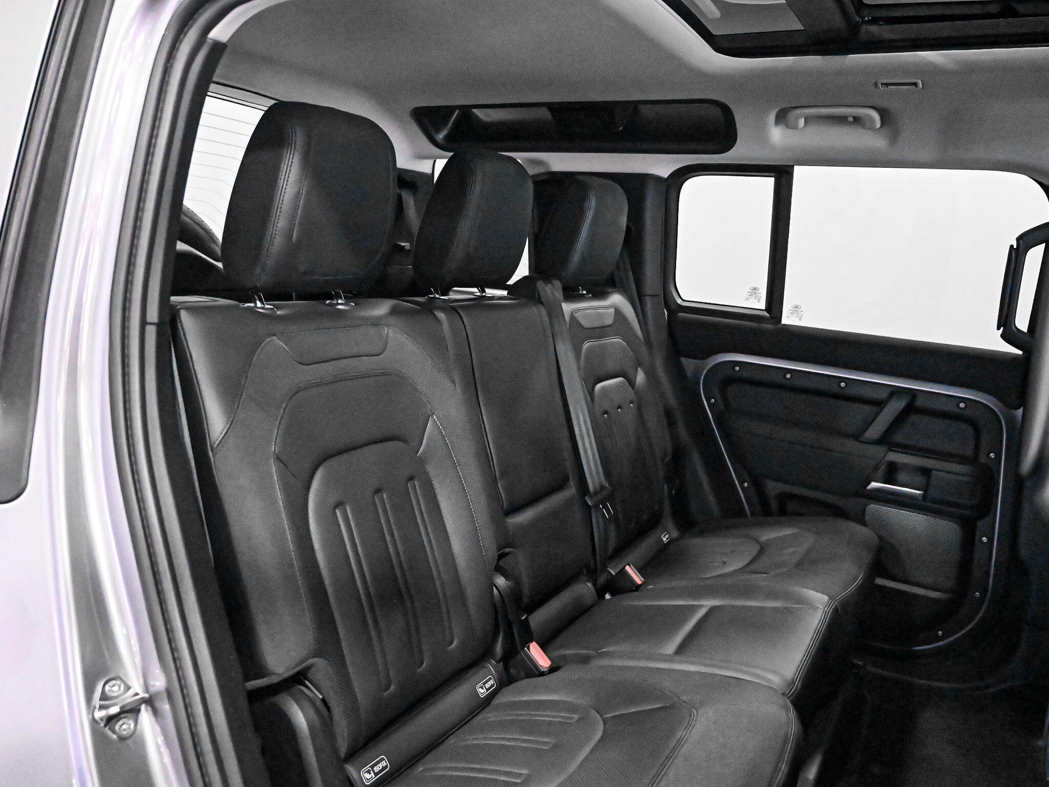 Land Rover Defender view 27