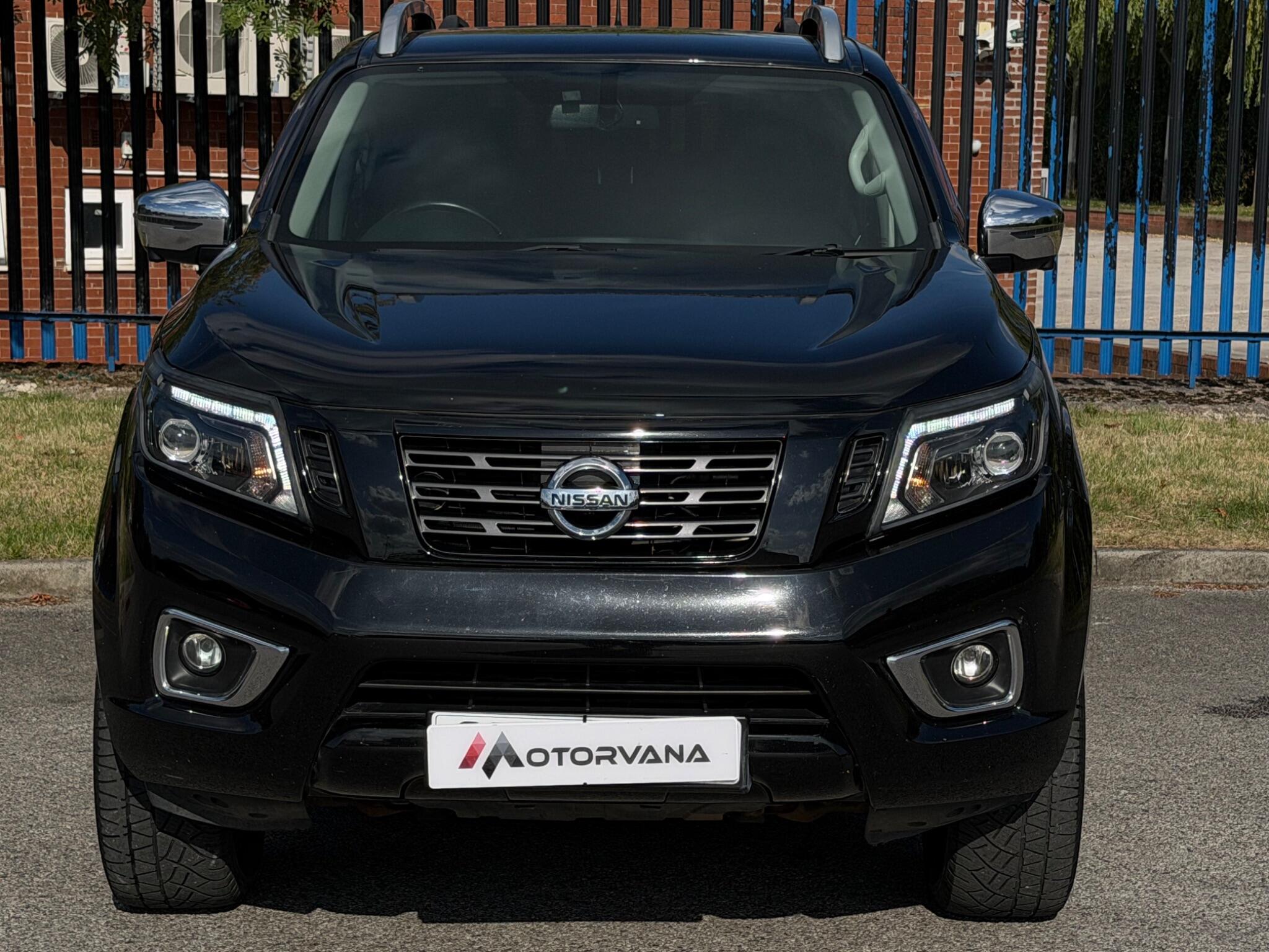 Nissan Navara view 2