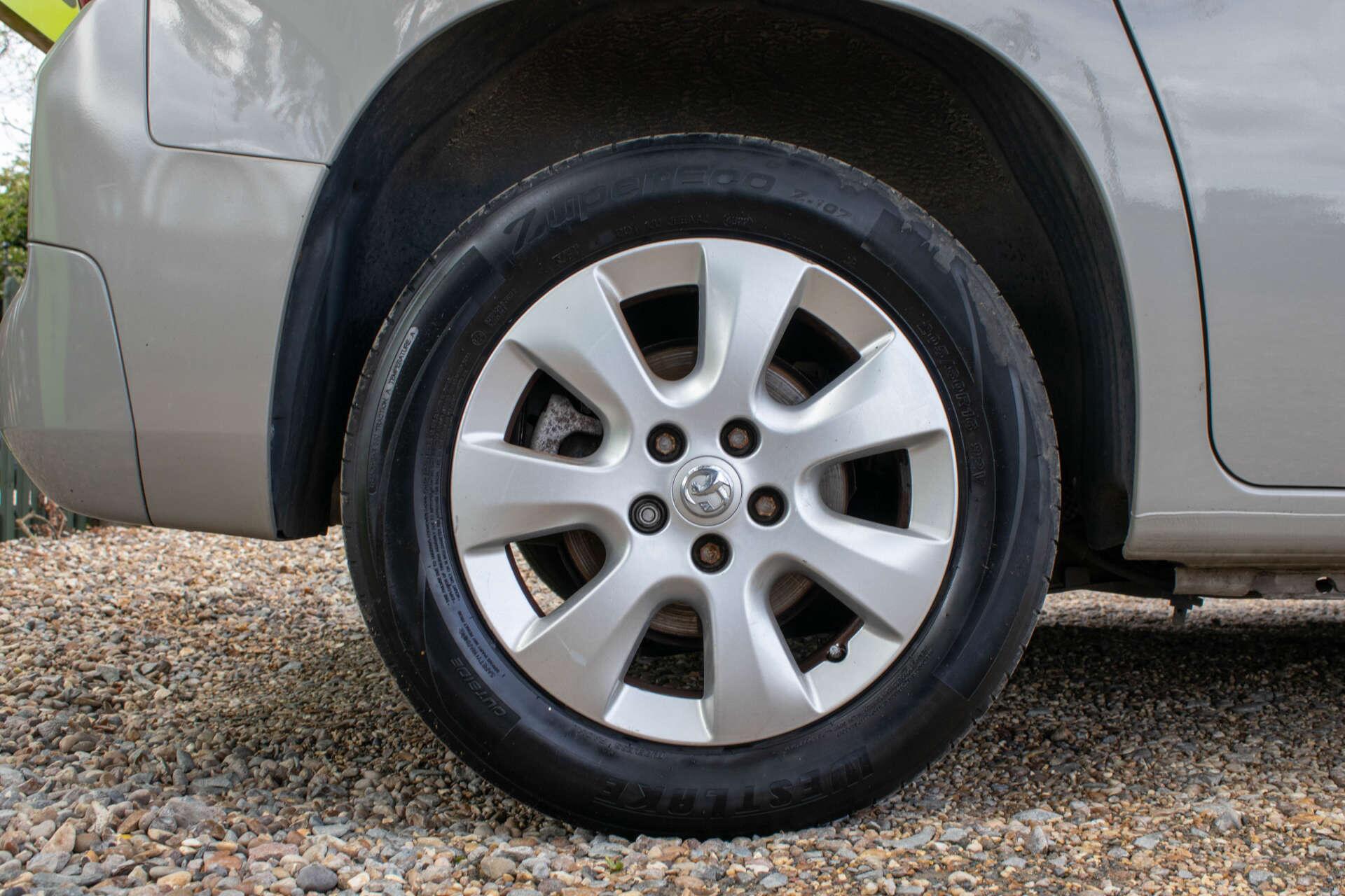 Vauxhall Combo Life view 31