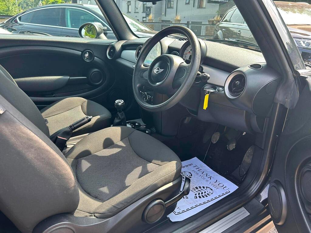 Mini Convertible view 8
