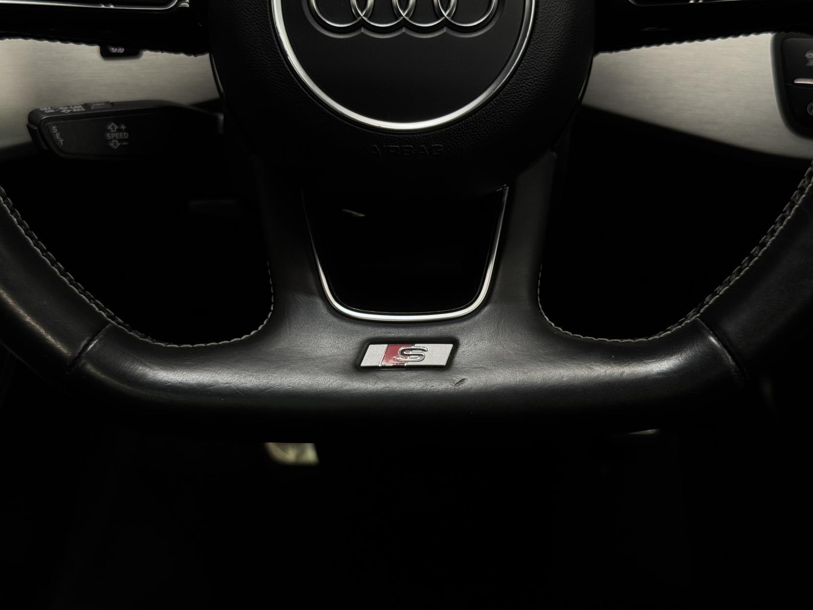Audi S4 Avant view 45