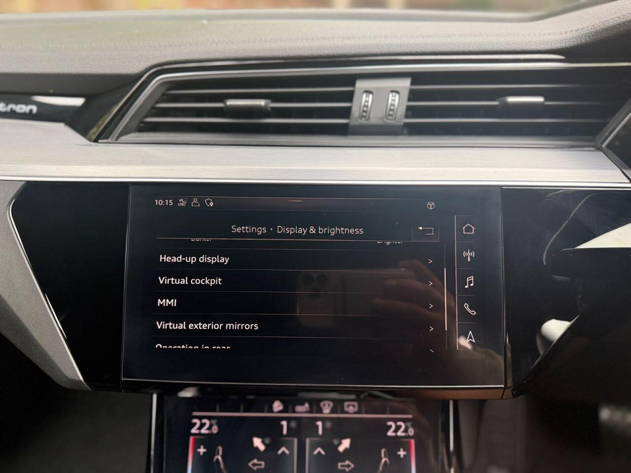 Audi E-Tron view 34