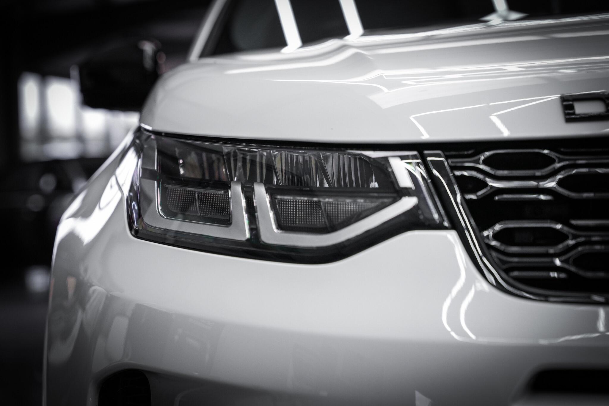 Land Rover Discovery Sport view 31