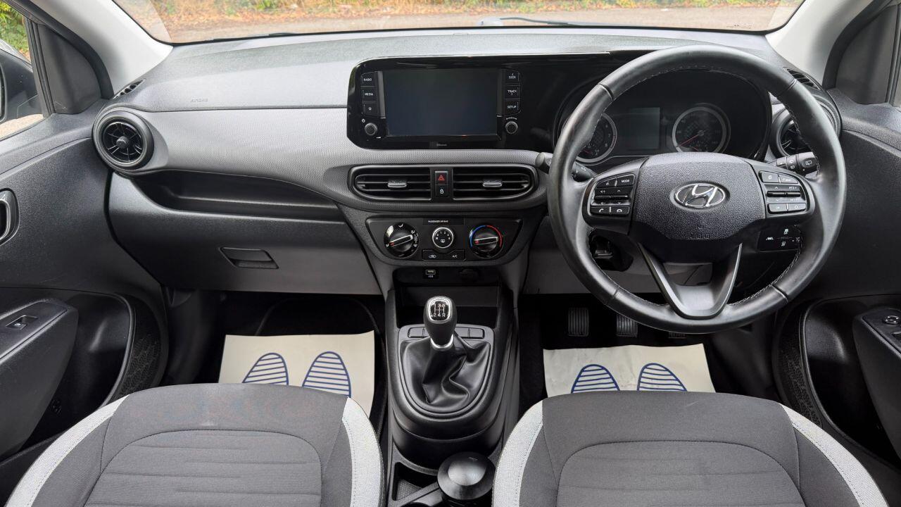 Hyundai i10 view 15