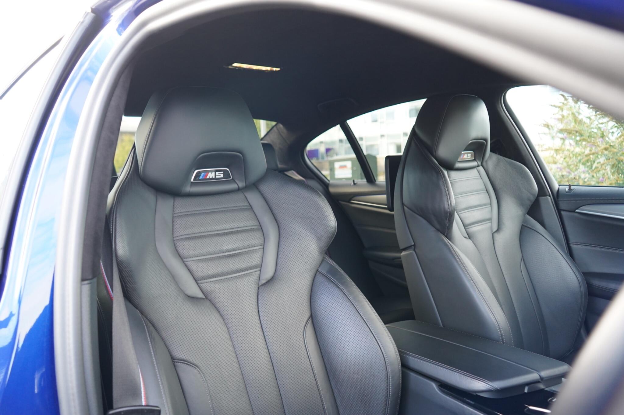 BMW M5 view 3