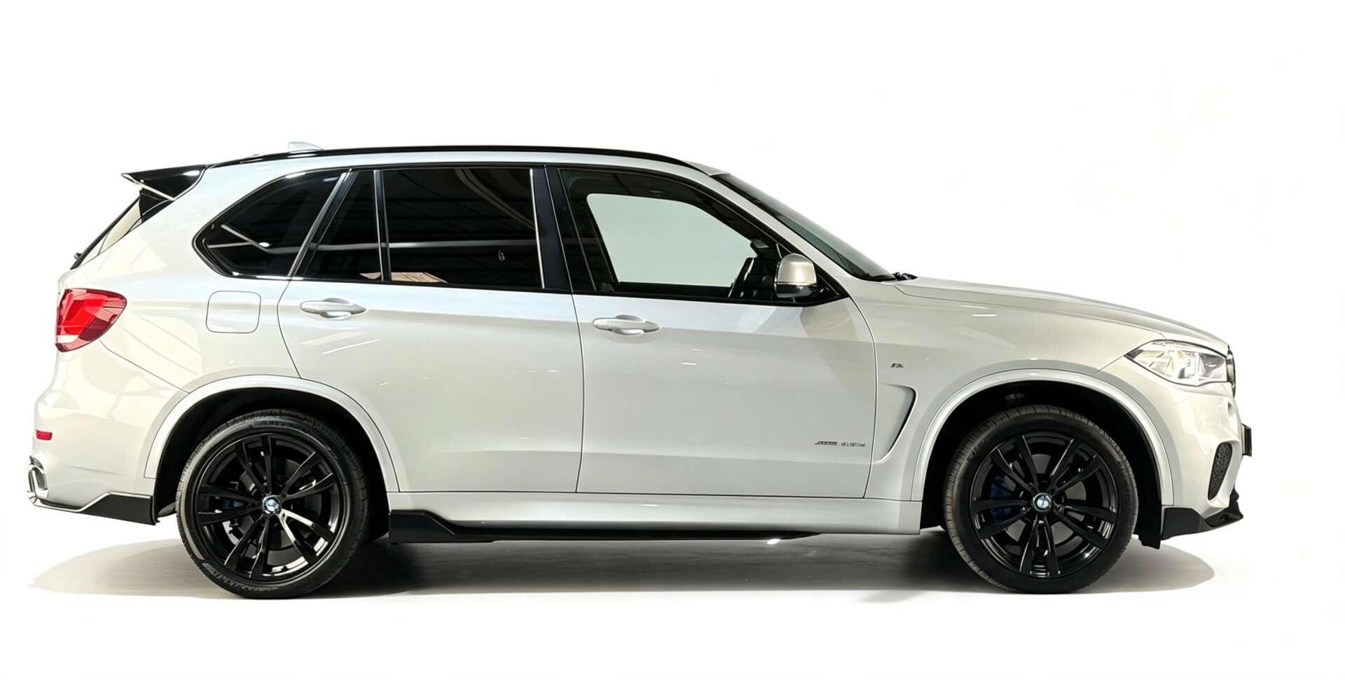 BMW X5 view 12