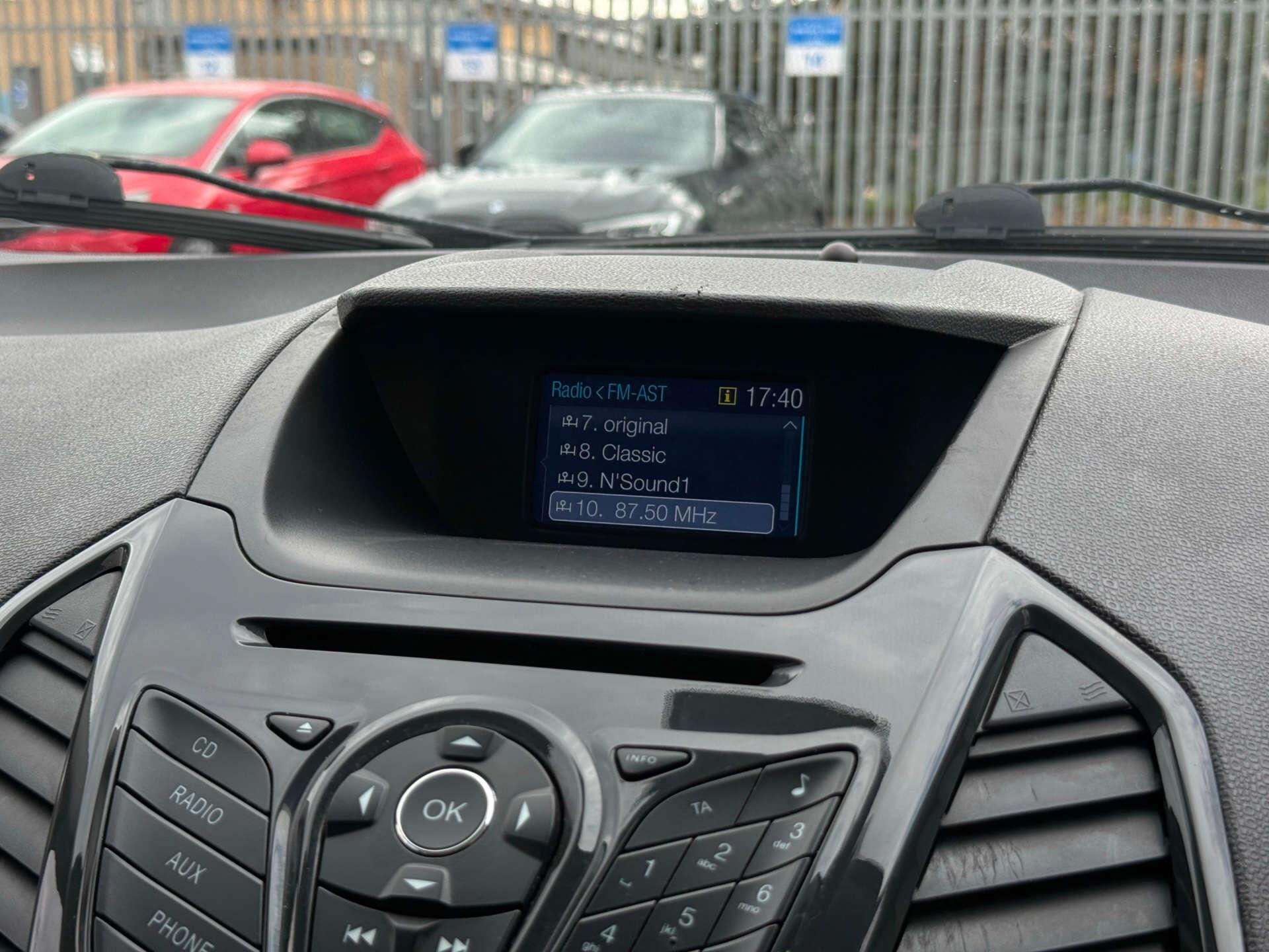 Ford Ecosport view 61
