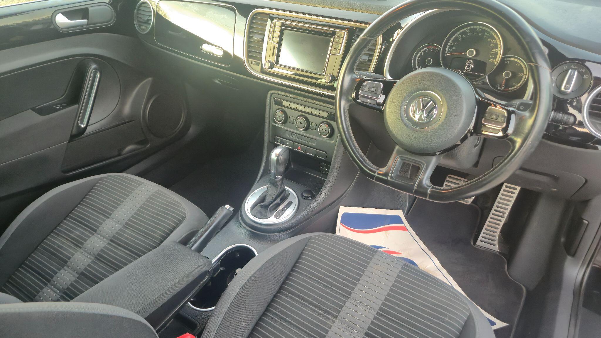 Volkswagen Beetle view 12