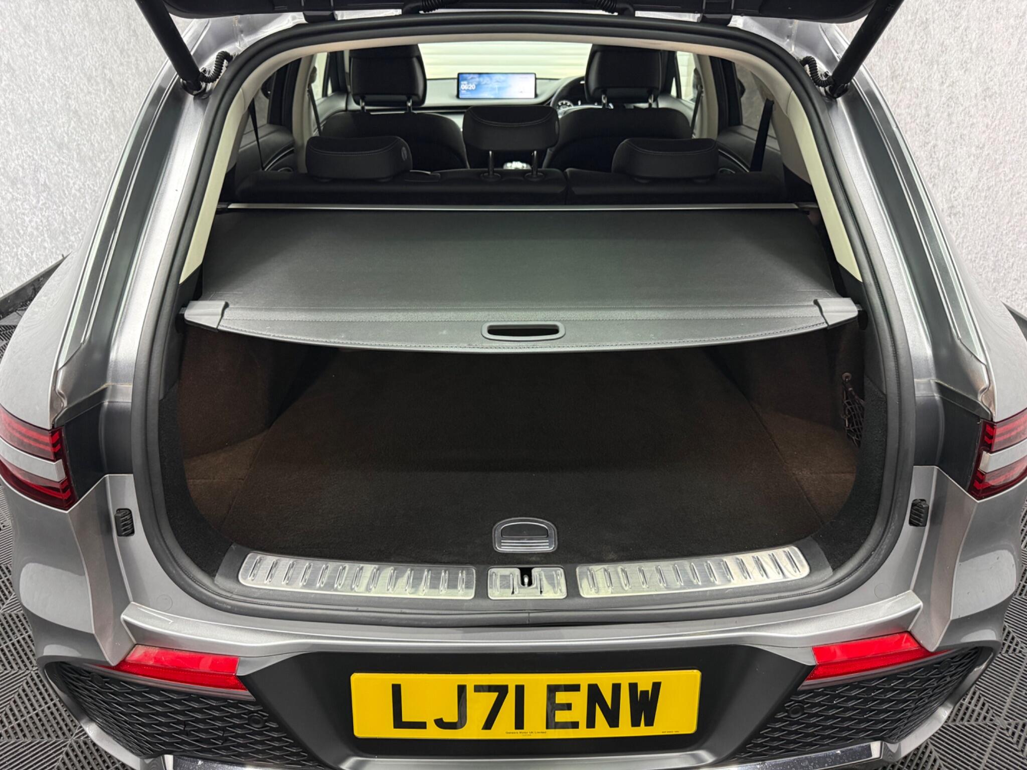 Genesis GV70 view 35