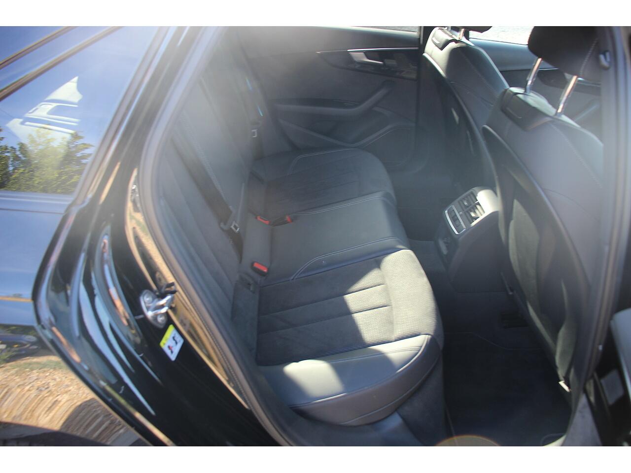 Audi A4 view 18