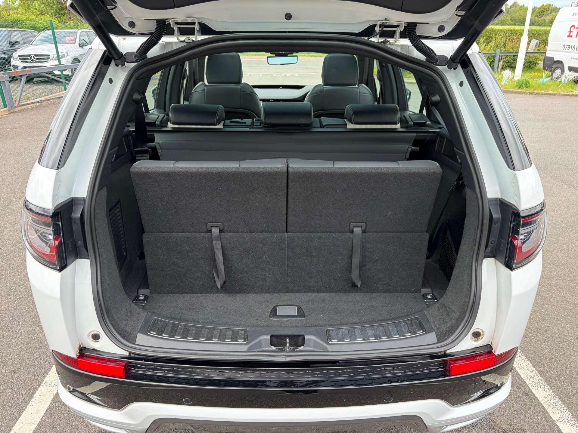 Land Rover Discovery Sport view 27