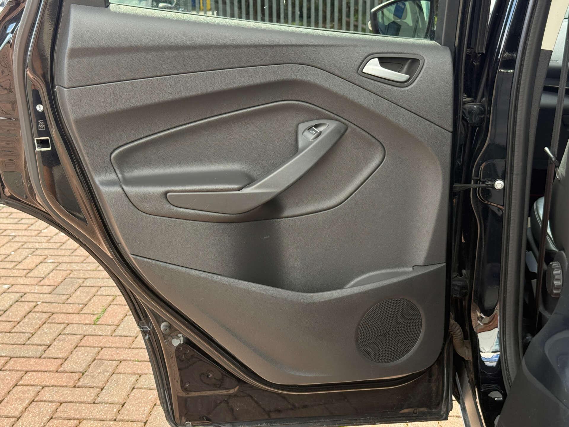 Ford Kuga view 31