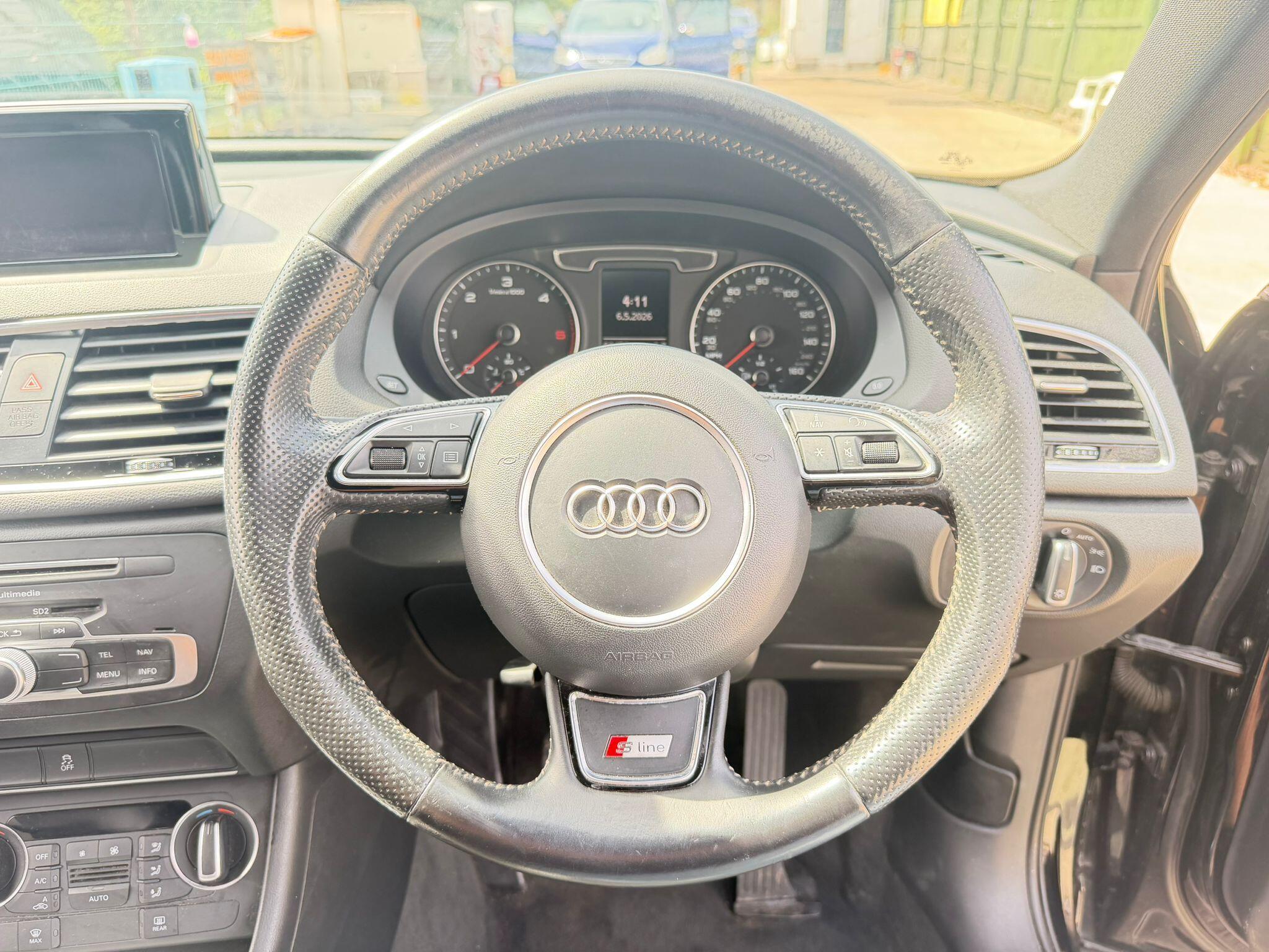 Audi Q3 view 22