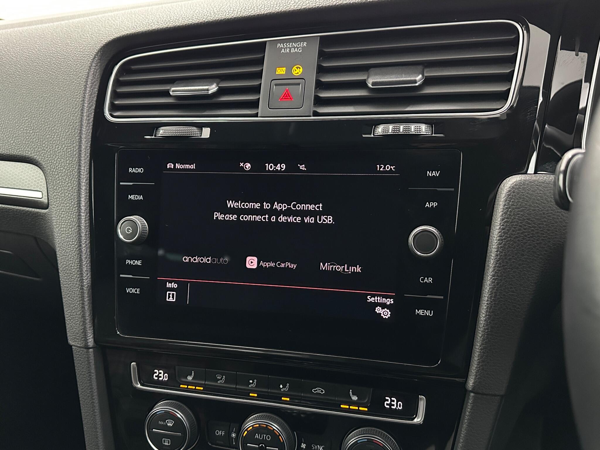 Volkswagen Golf view 25