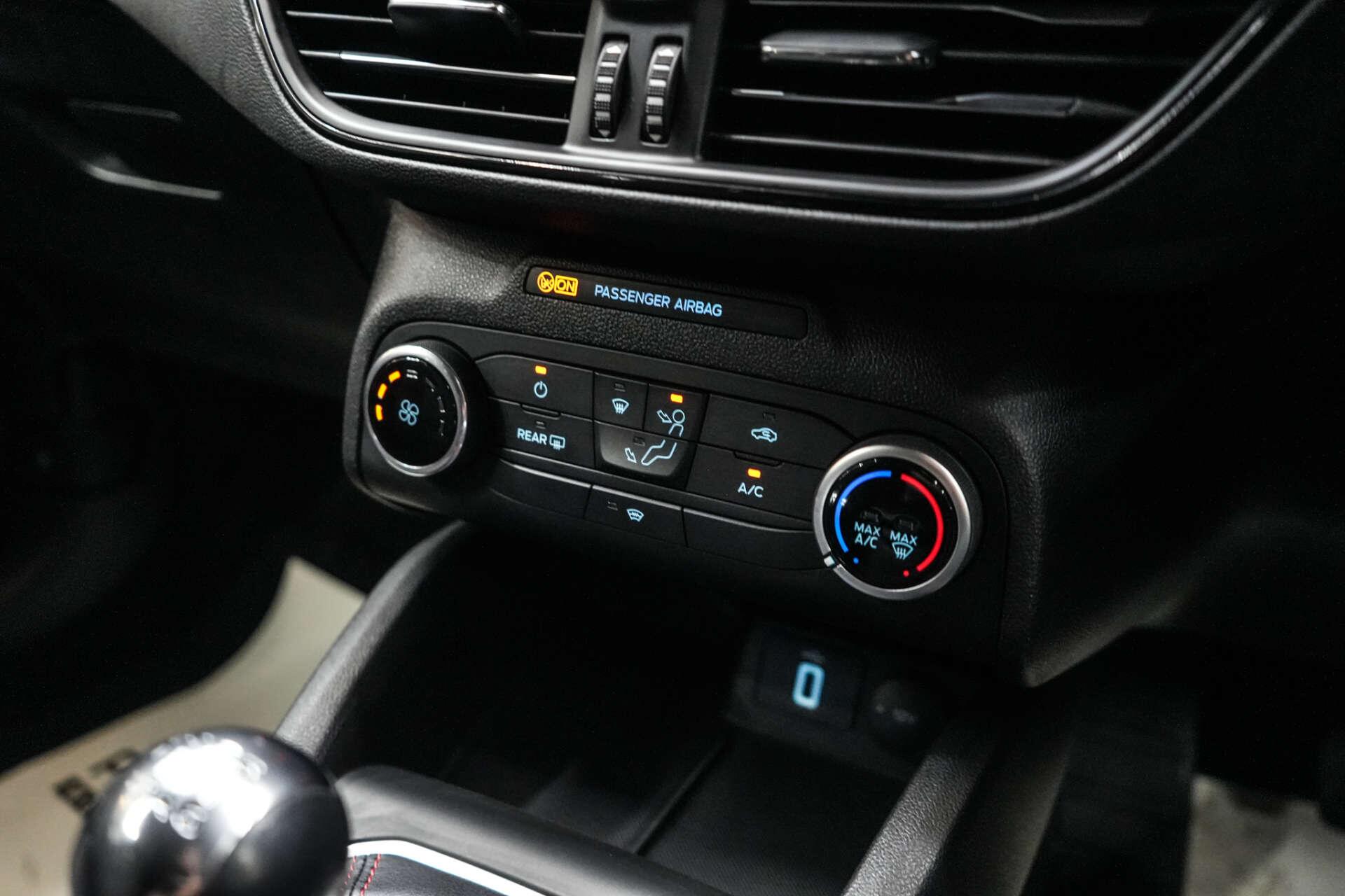 Ford Focus view 34