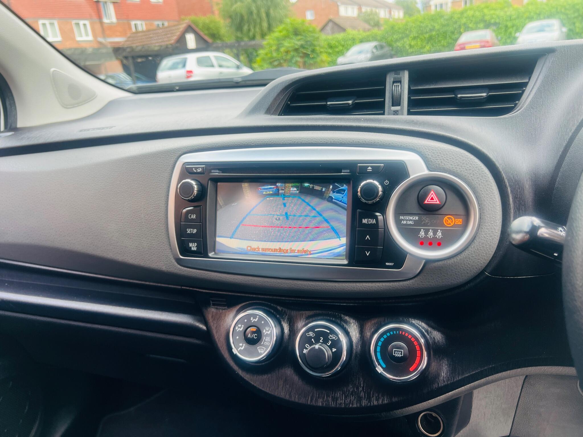 Toyota Yaris view 32
