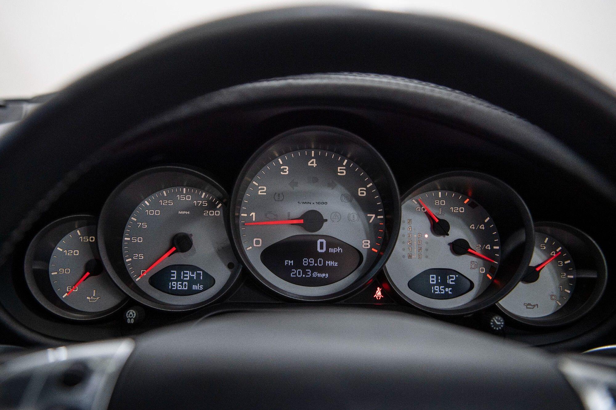 Porsche 911 view 15