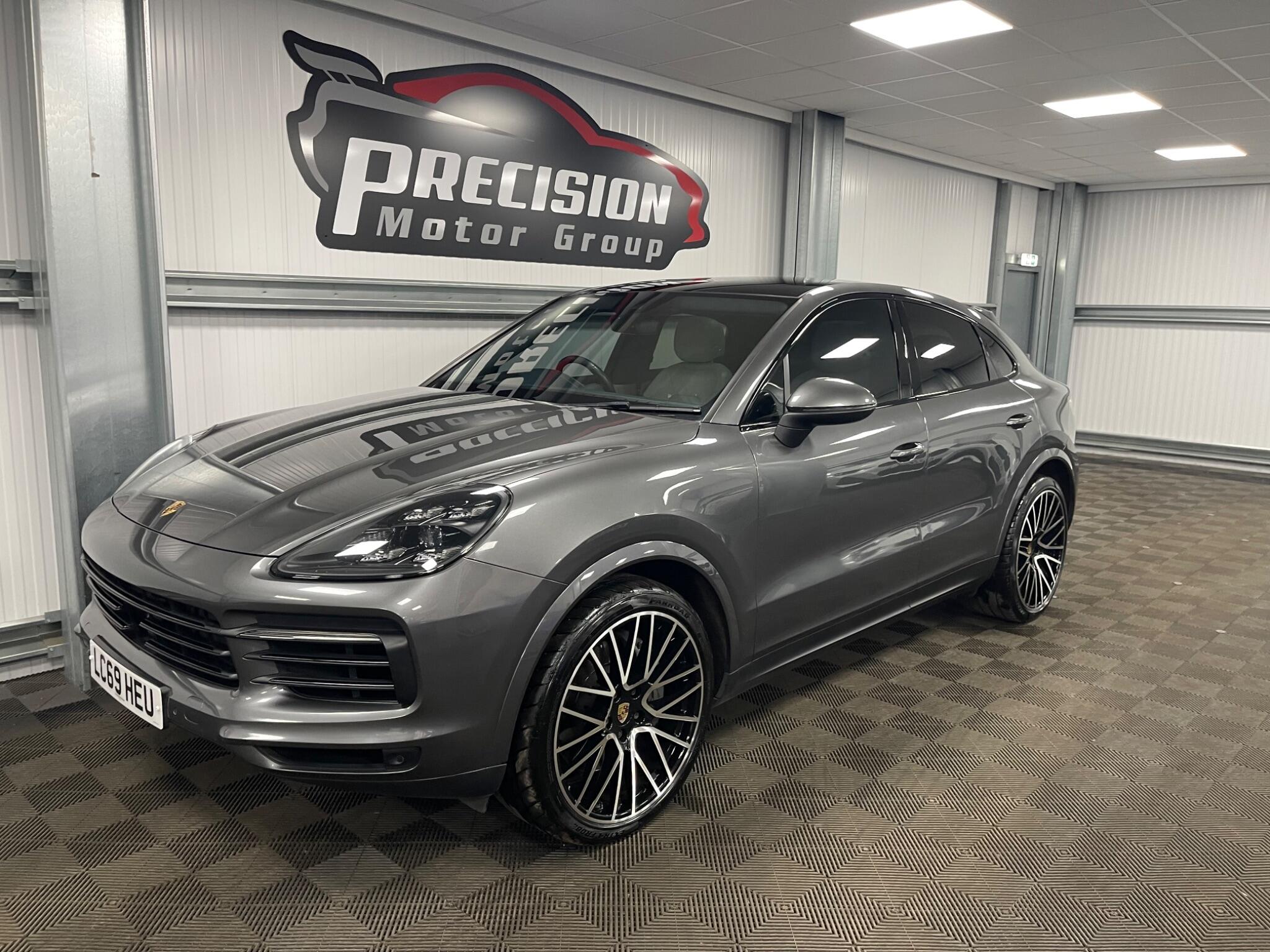 Porsche Cayenne view 9
