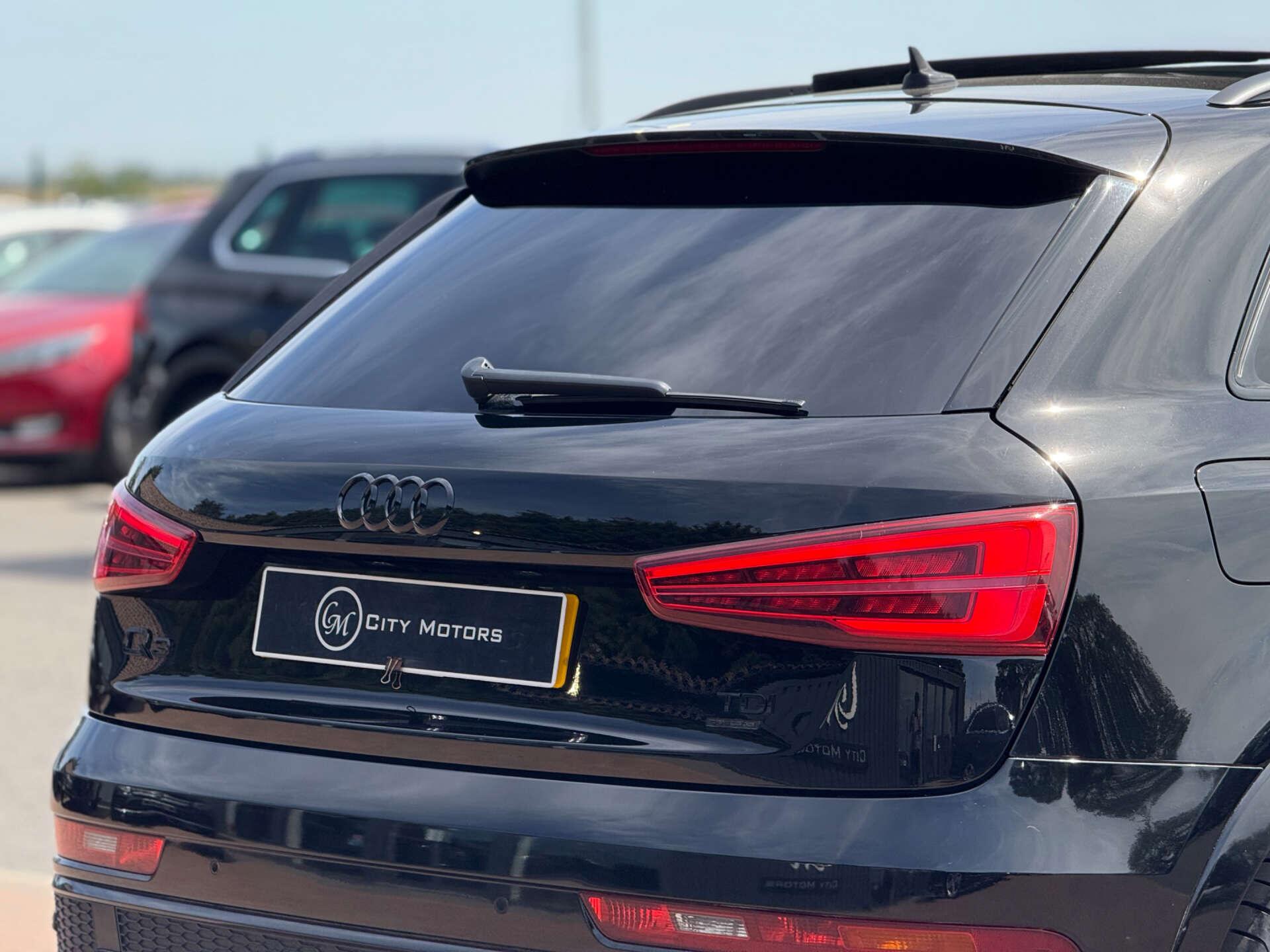 Audi Q3 view 19