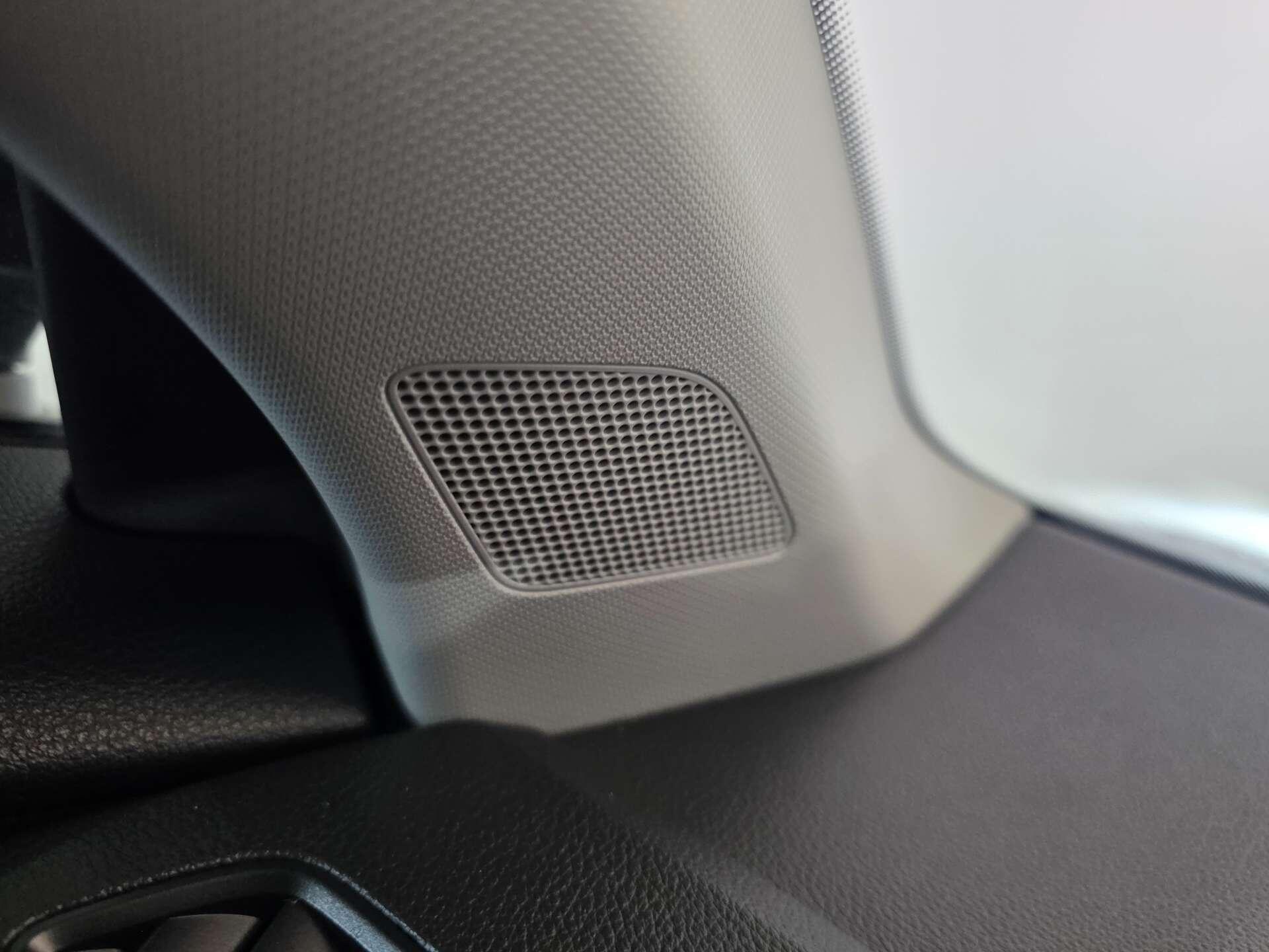 Audi Q2 view 36