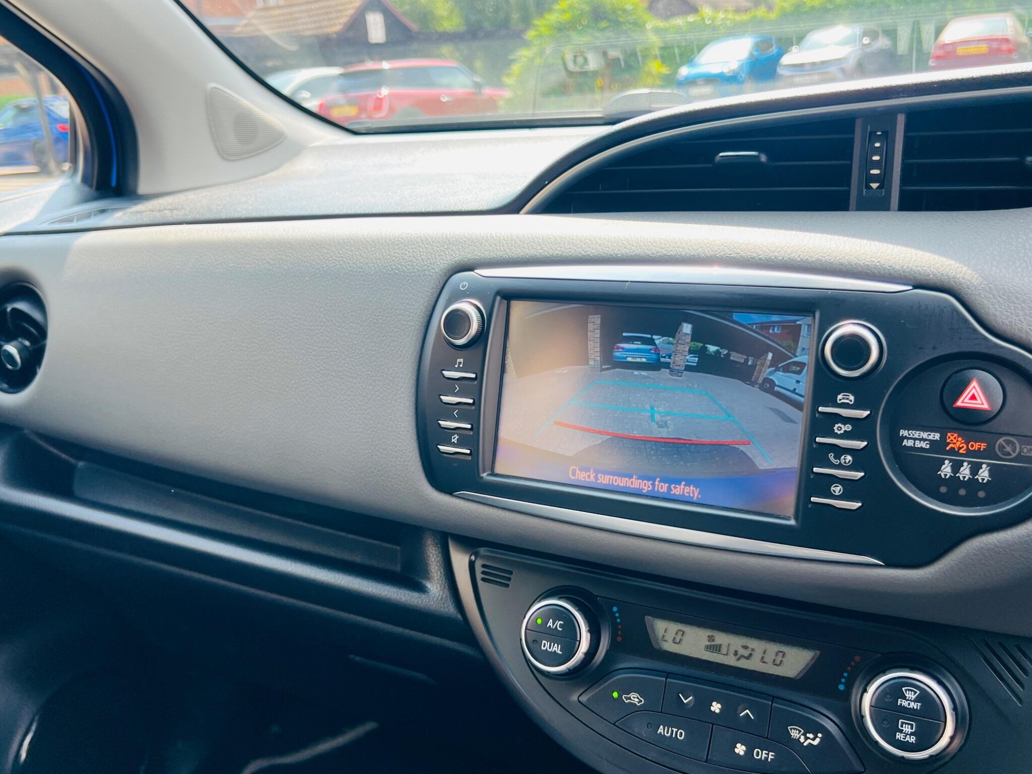 Toyota Yaris view 58