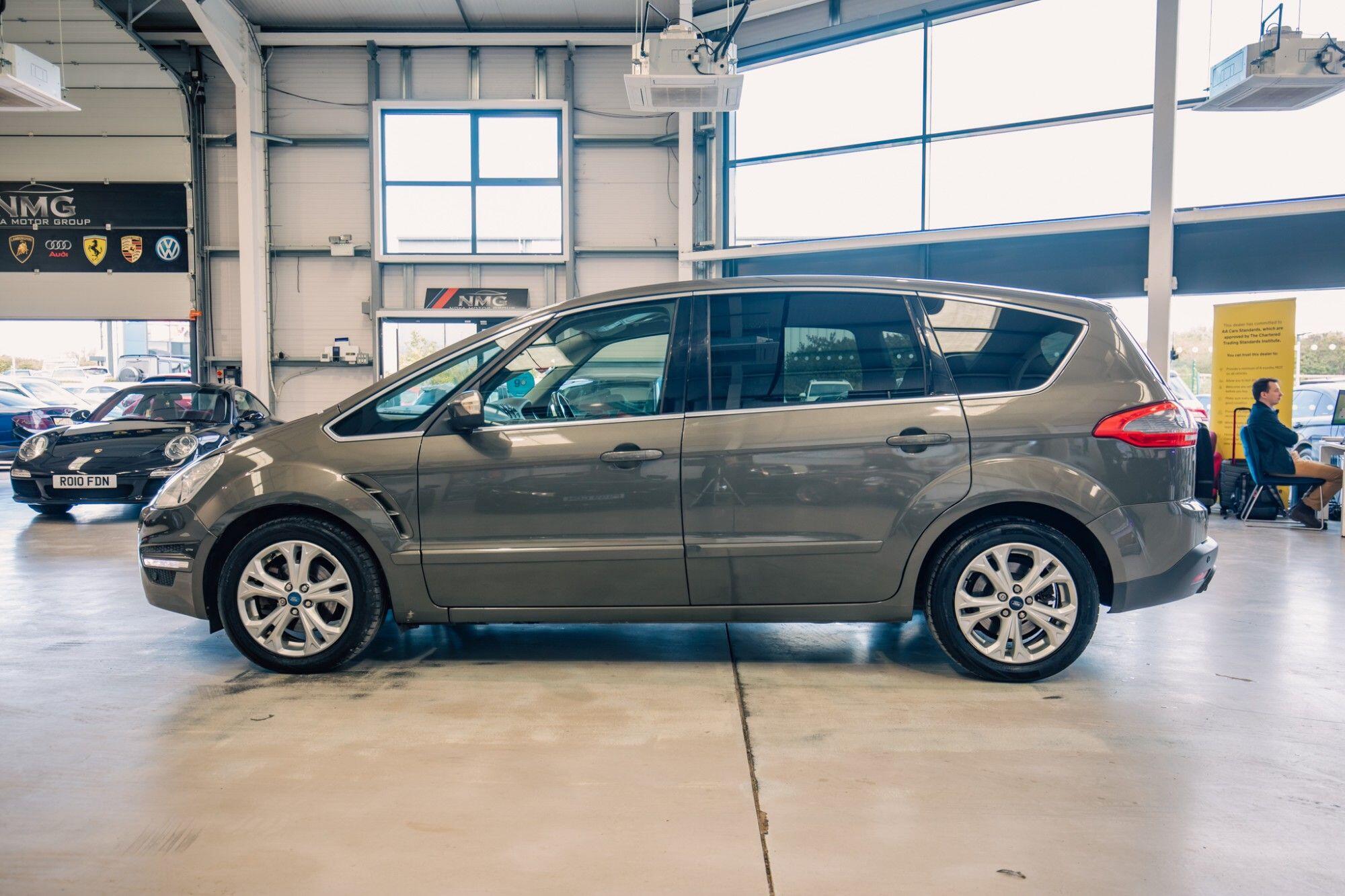 Ford S-Max view 27