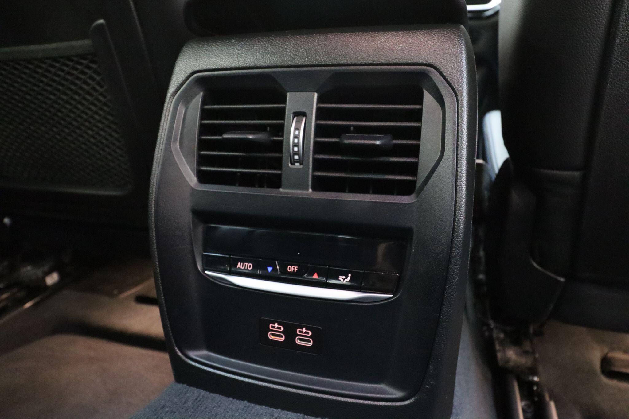 BMW 3 Series view 45