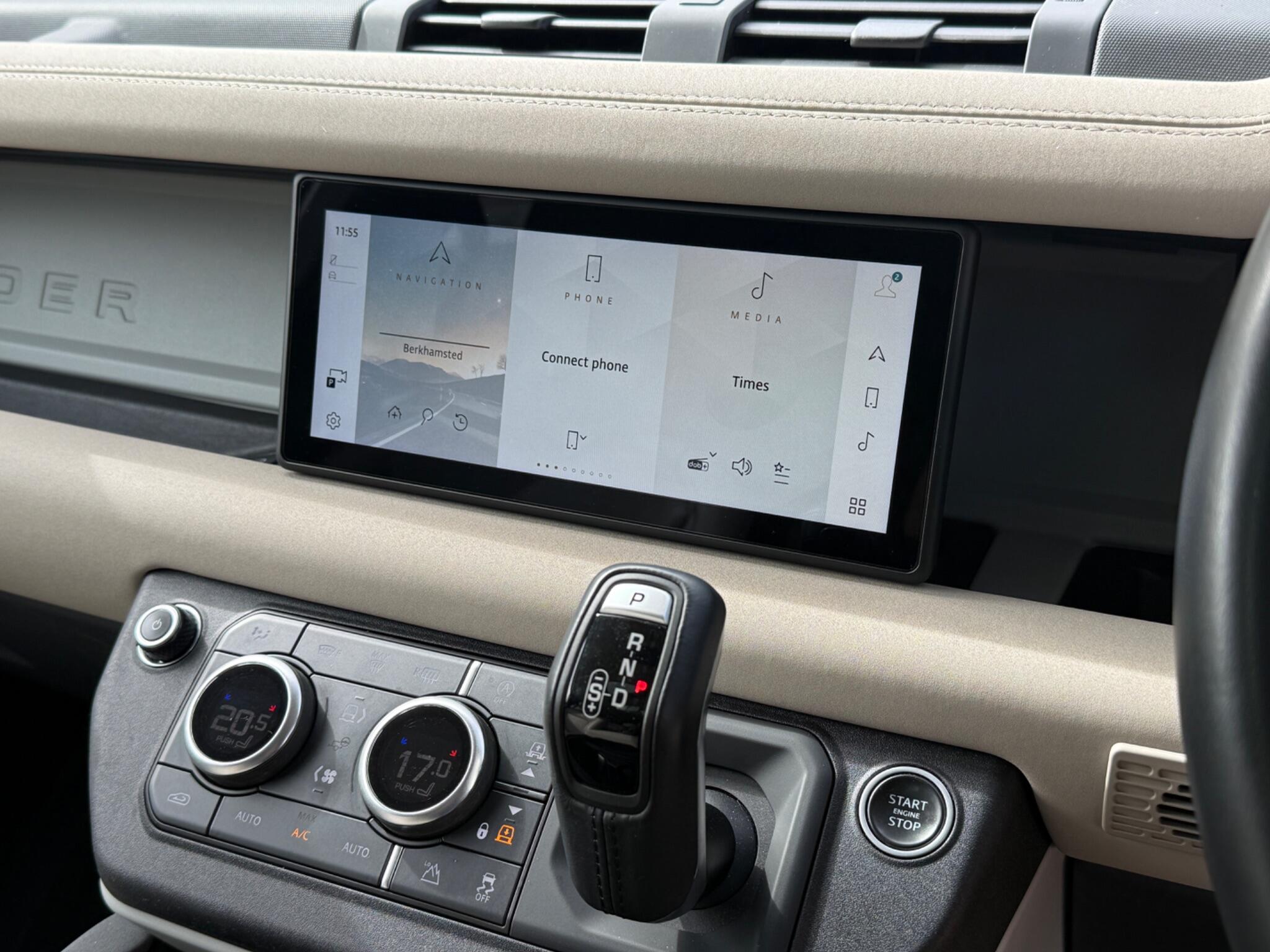 Land Rover Defender view 28