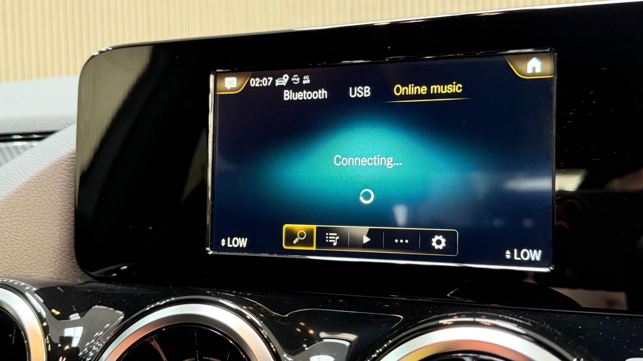 Mercedes-Benz B-Class view 21