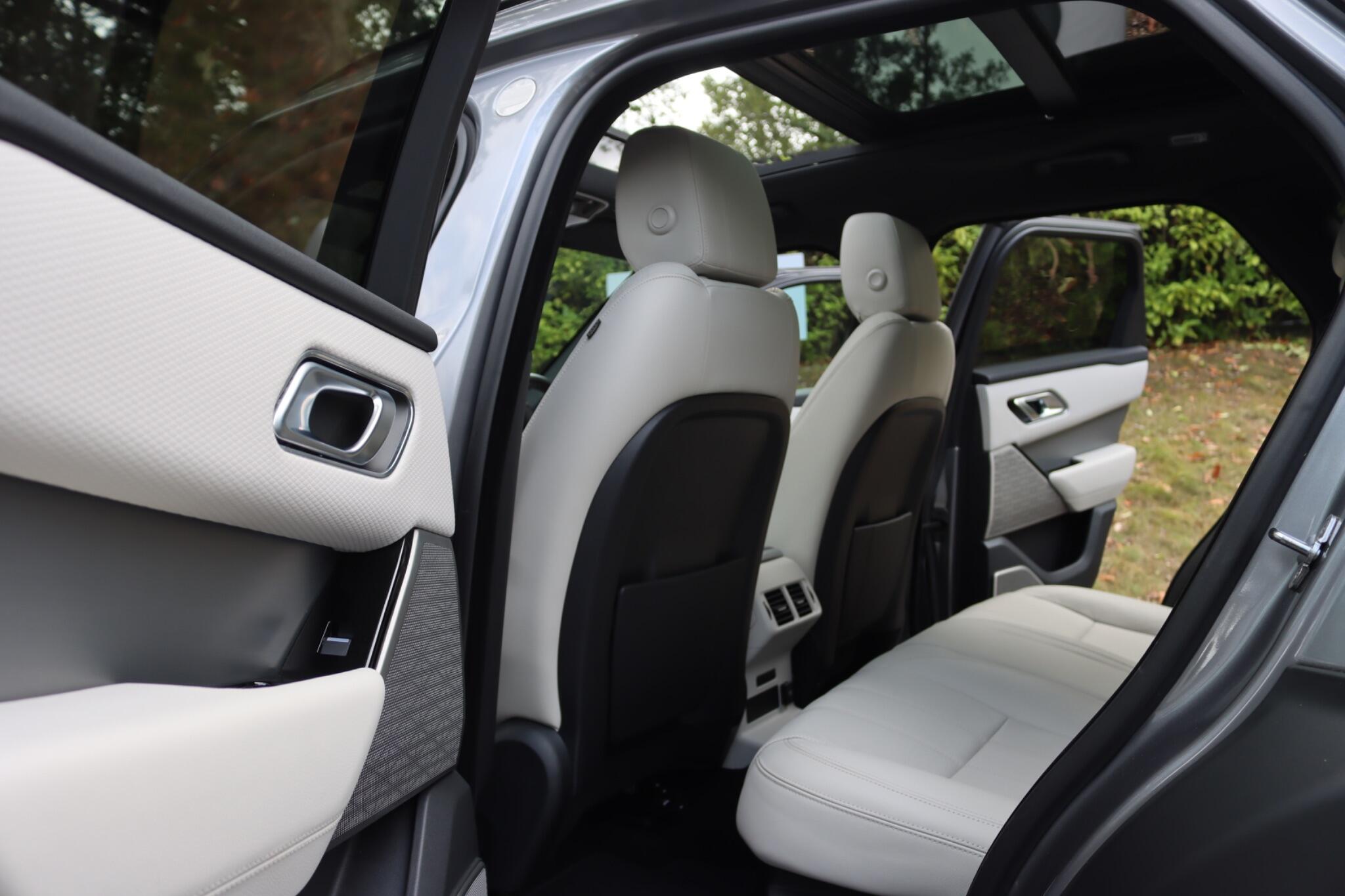 Land Rover Range Rover Velar view 5
